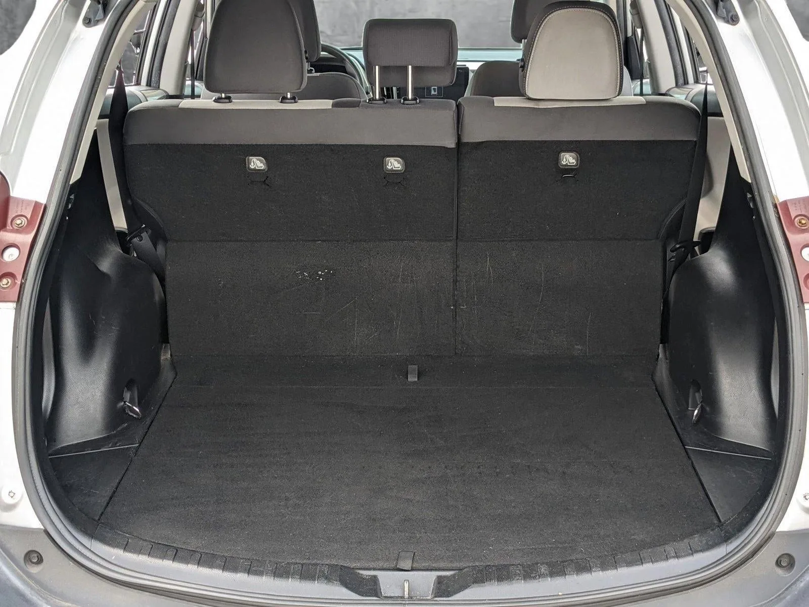 2015 Toyota RAV4 AWD 4dr XLE (Natl) photo 6