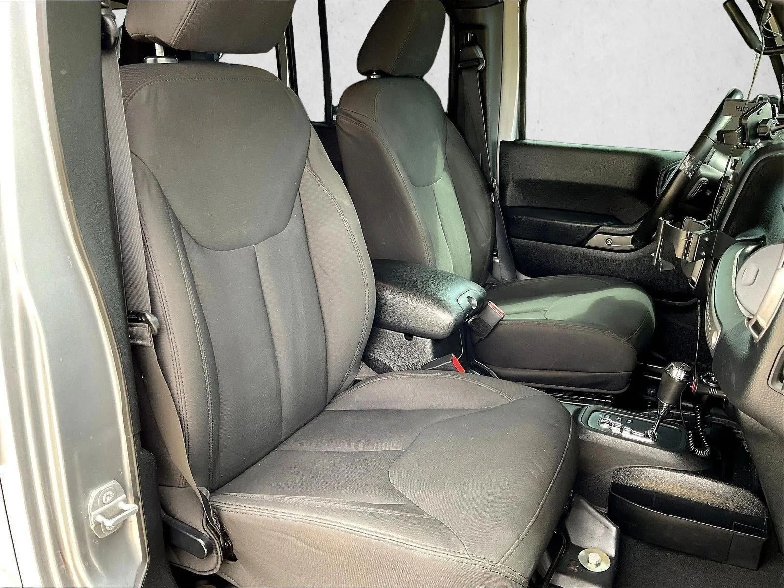 2016 Jeep Wrangler Unlimited 4WD 4dr Sport photo 9