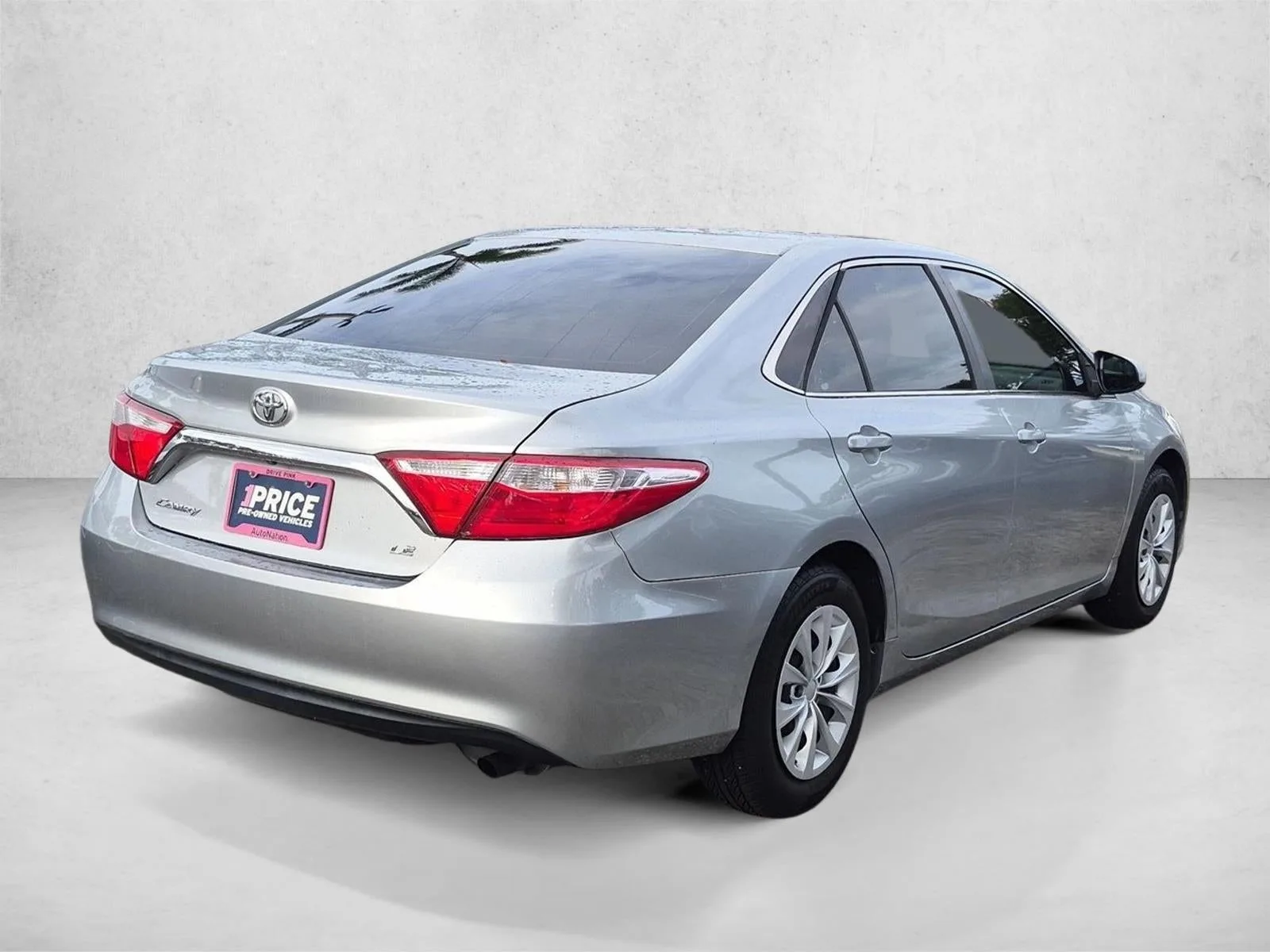 2015 Toyota Camry XLE photo 5
