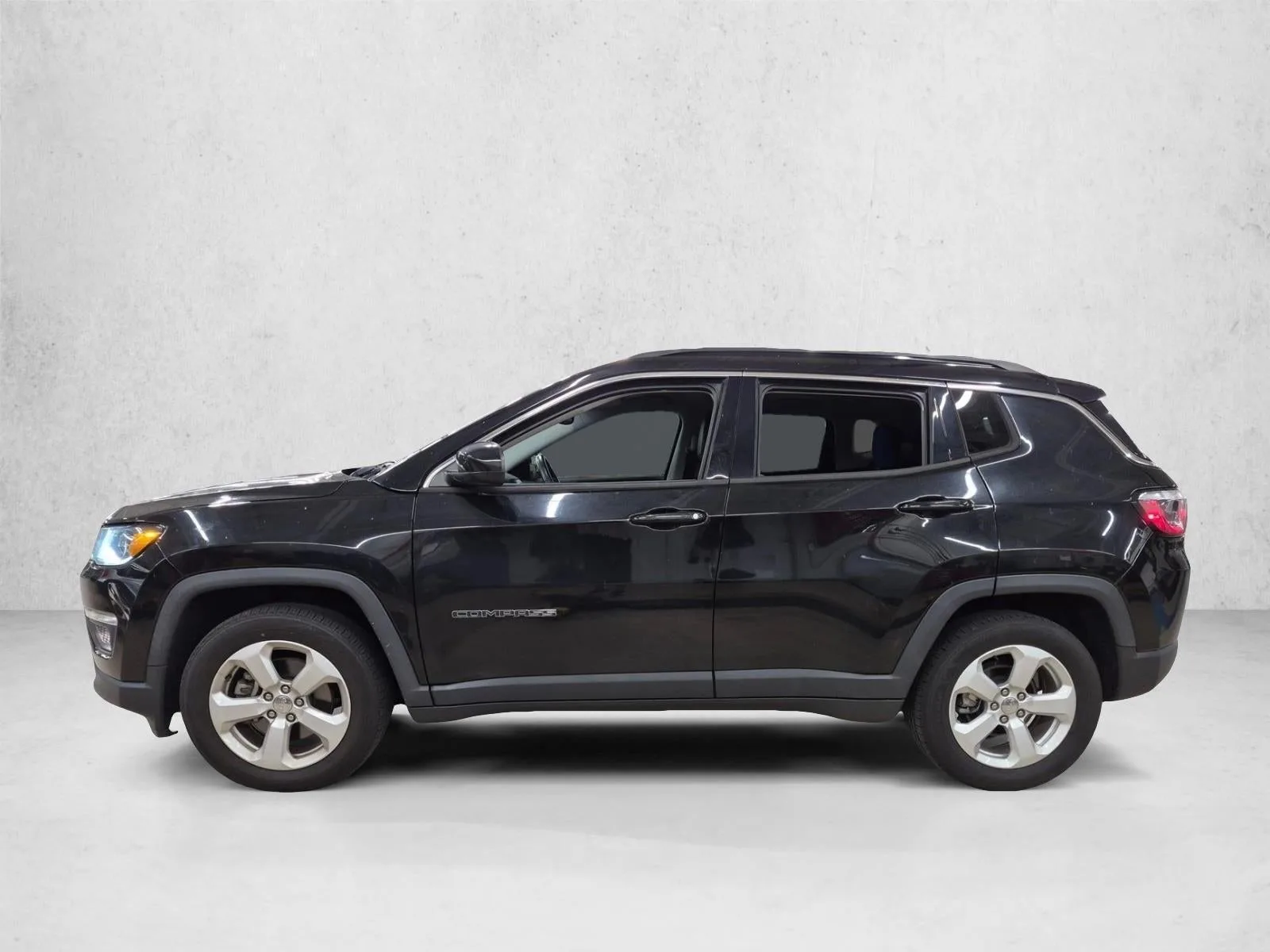 2020 Jeep Compass Latitude FWD photo 5