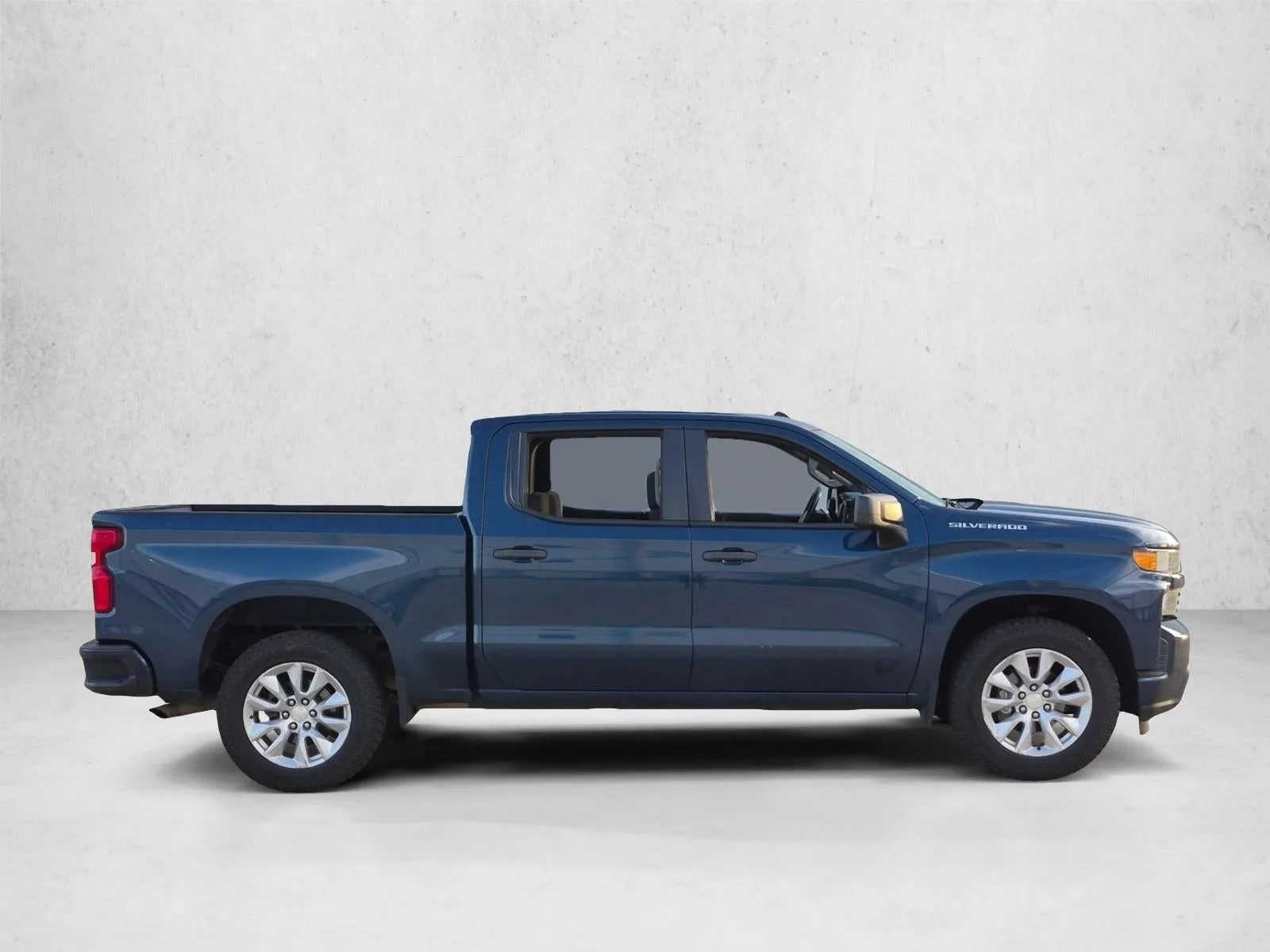 2021 Chevrolet Silverado 1500 Crew Cab Short Box 2-Wheel Drive Custom photo 4