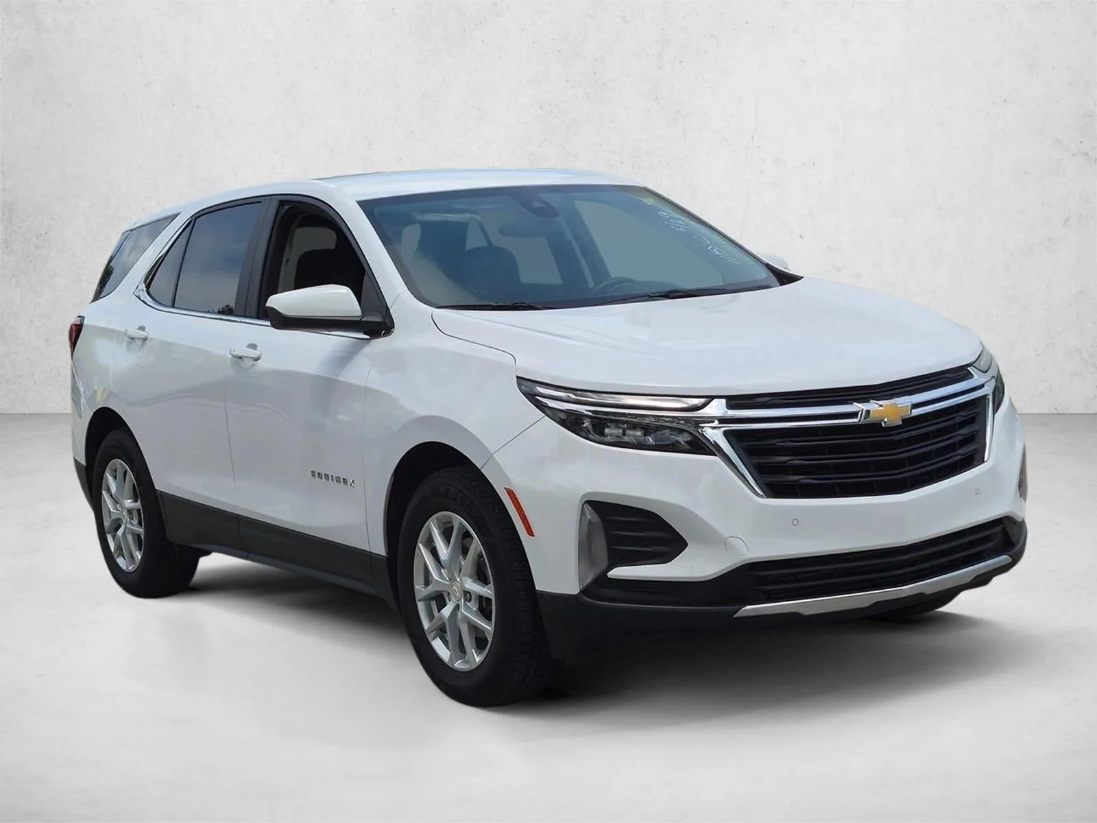 2022 Chevrolet Equinox LT photo 2