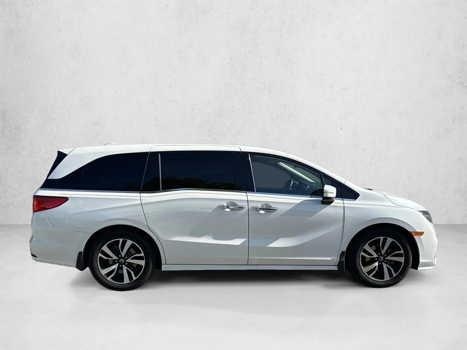 2018 Honda Odyssey Elite Auto photo 4