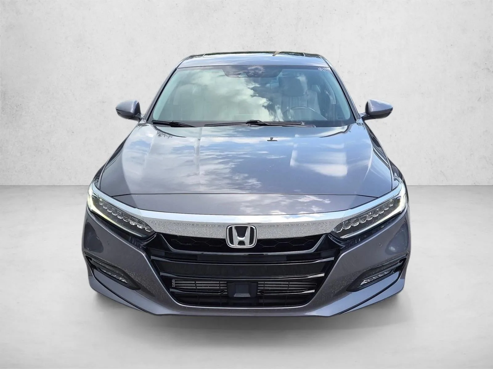 2018 Honda Accord Touring photo 2