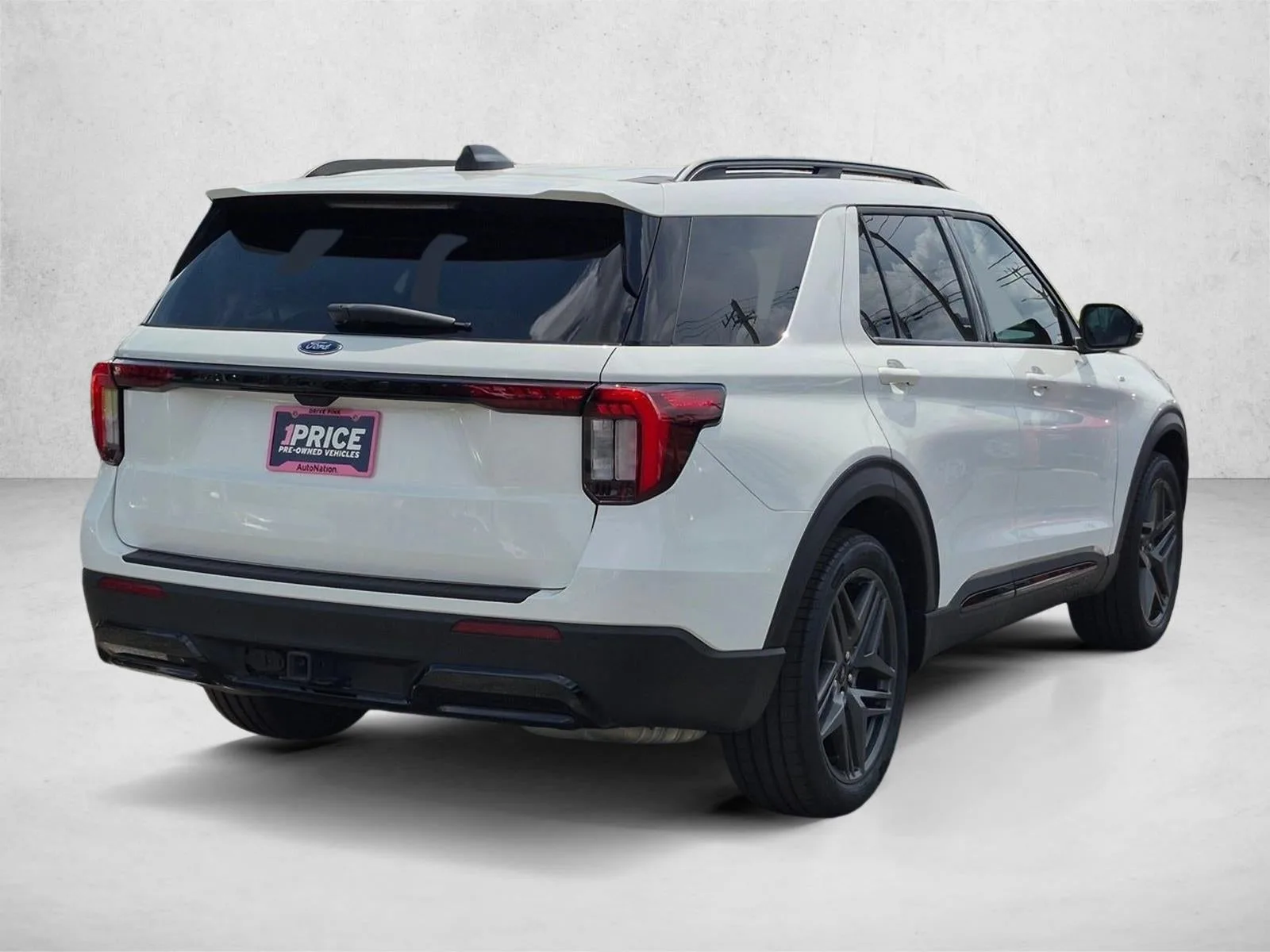 2025 Ford Explorer ST-Line photo 5