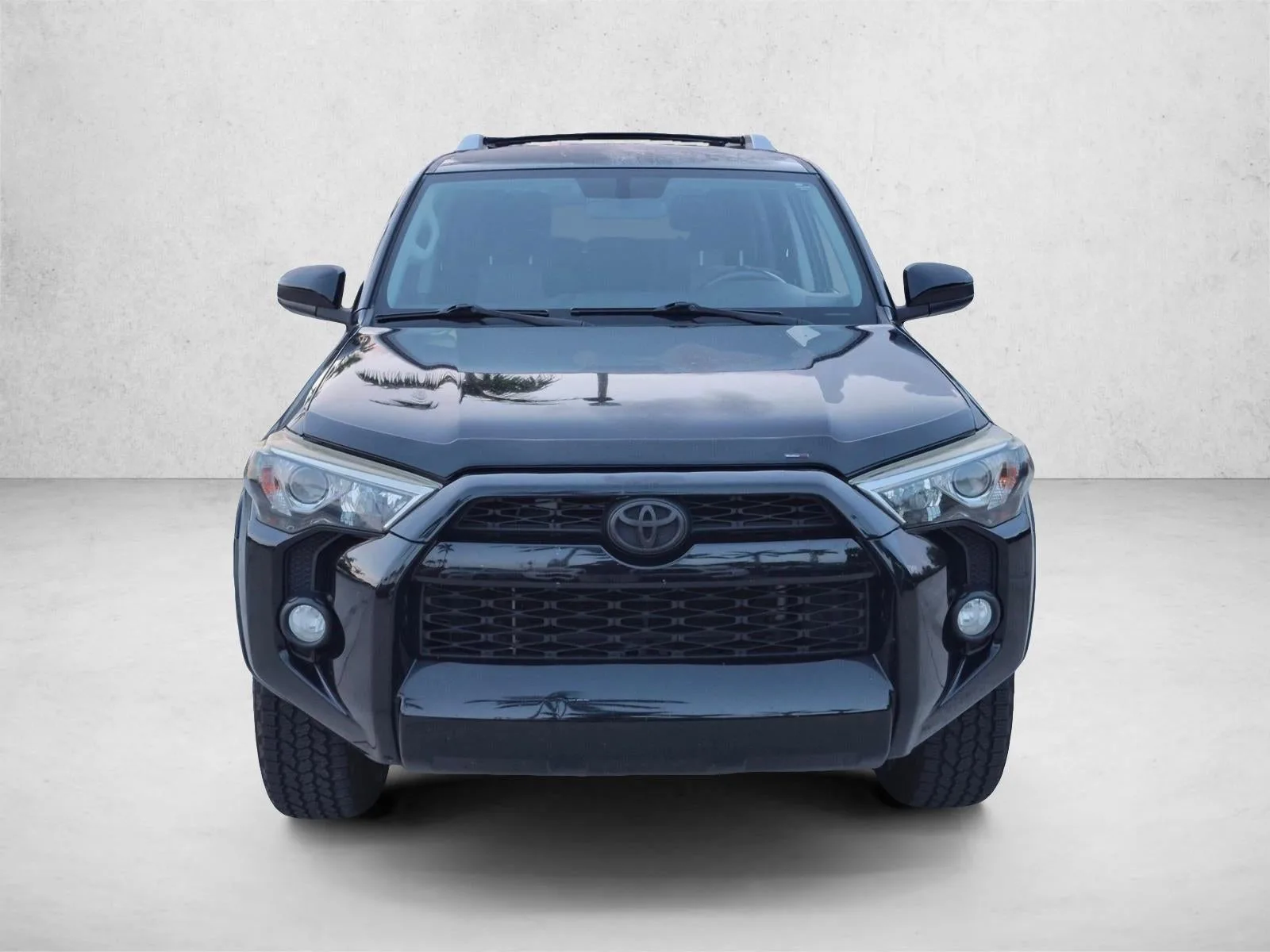2017 Toyota 4Runner SR5 2WD (Natl) photo 2