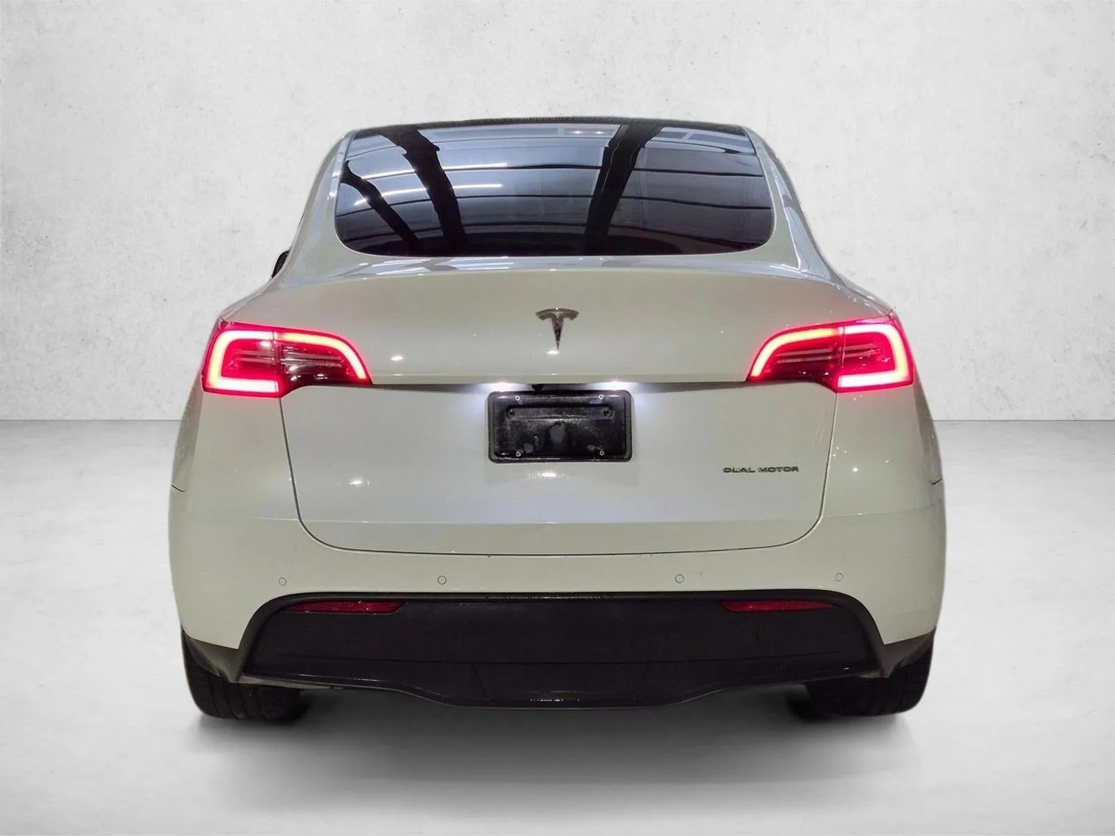 2021 Tesla Model Y Long Range AWD photo 2