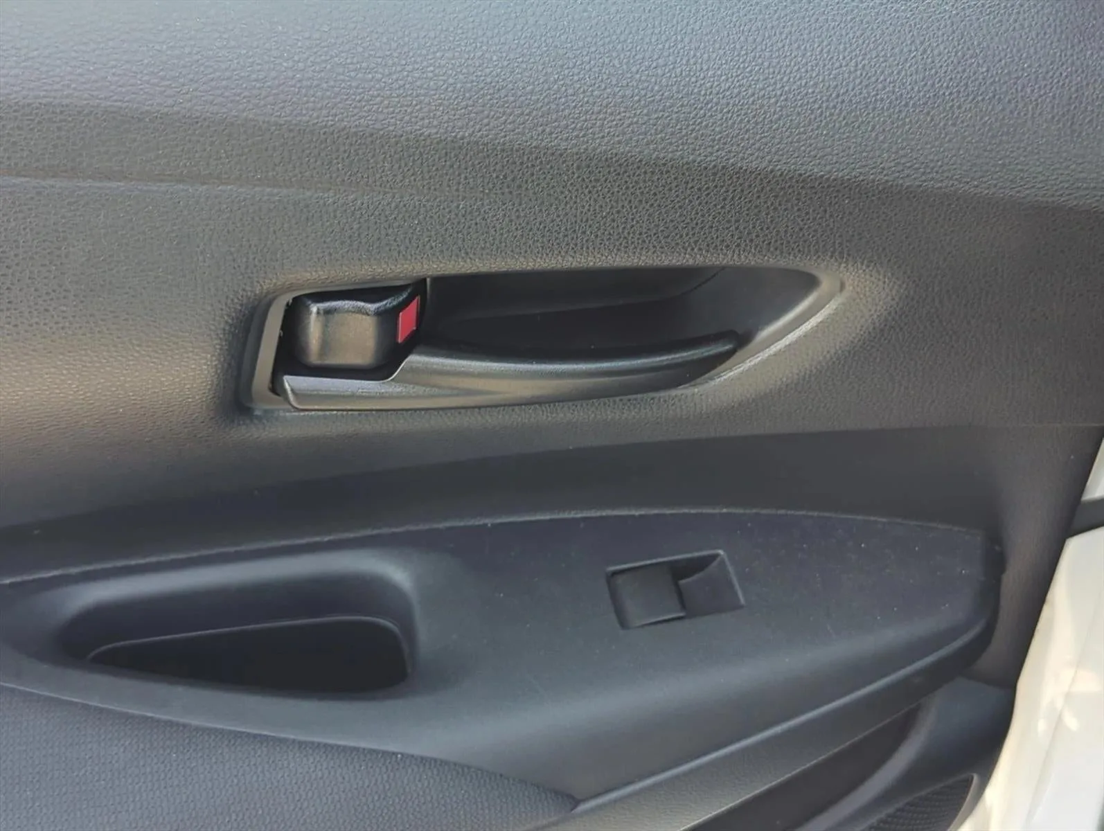 2024 Toyota Corolla LE CVT (Natl) photo 7