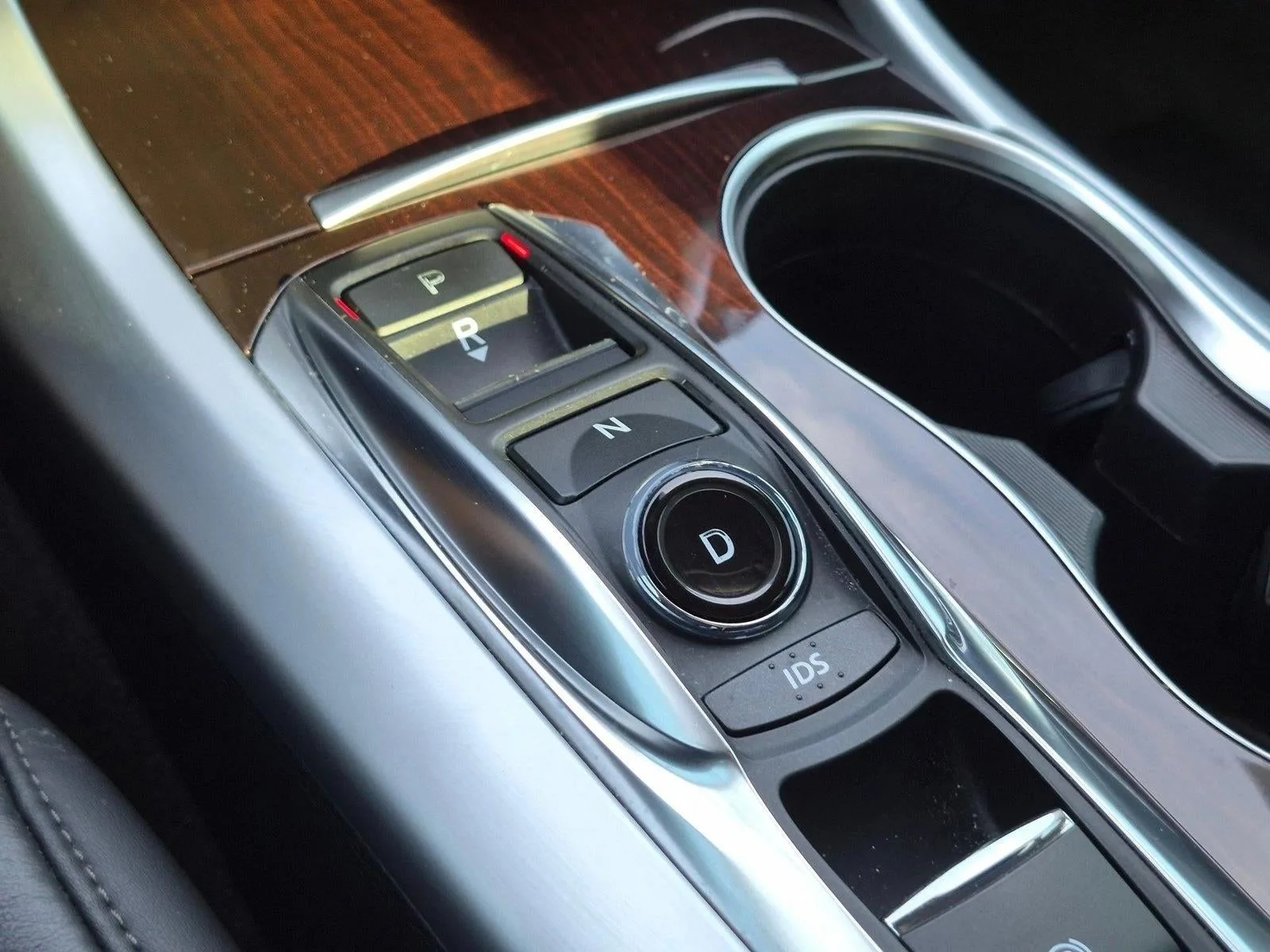 2015 Acura TLX FWD V6 Advance photo 11