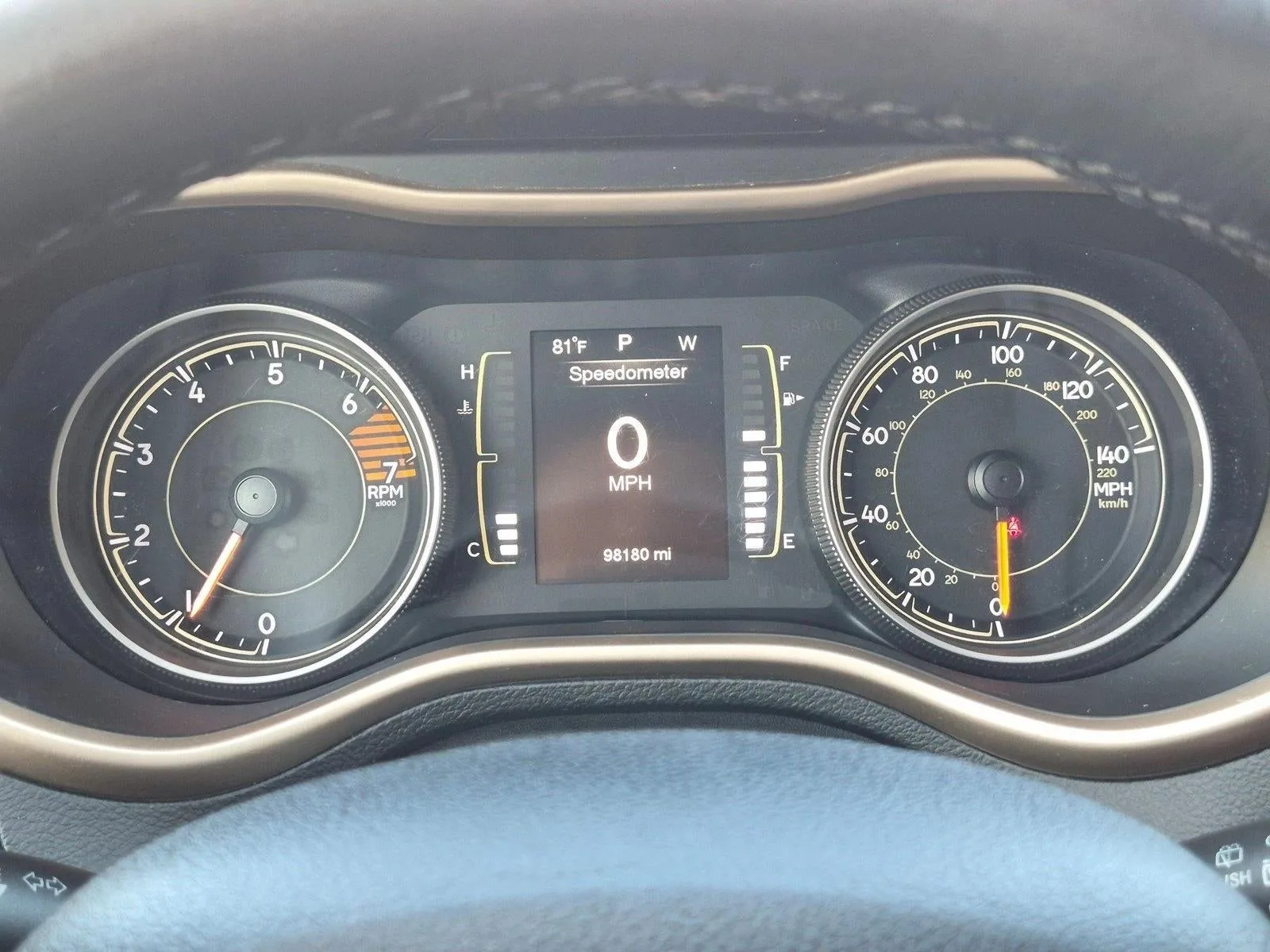 2016 Jeep Cherokee 4WD 4dr Latitude photo 10