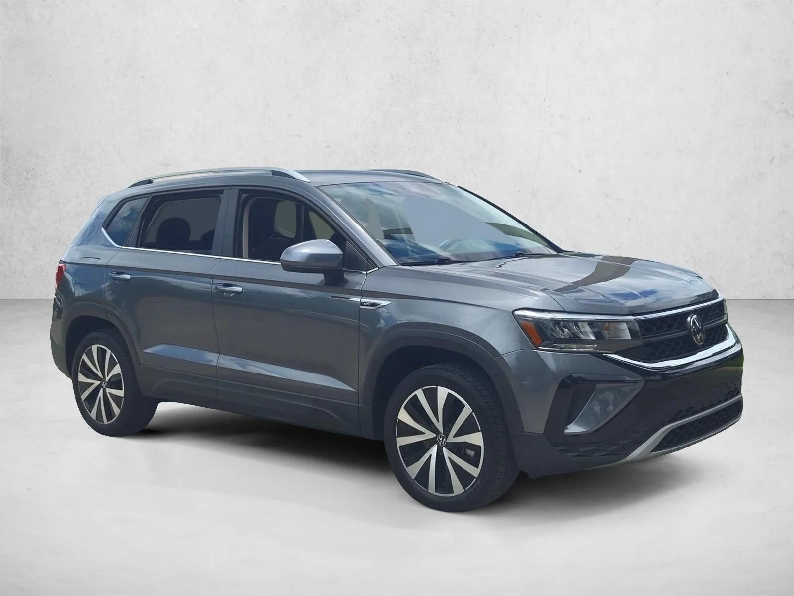 2024 Volkswagen Taos SE FWD photo 3