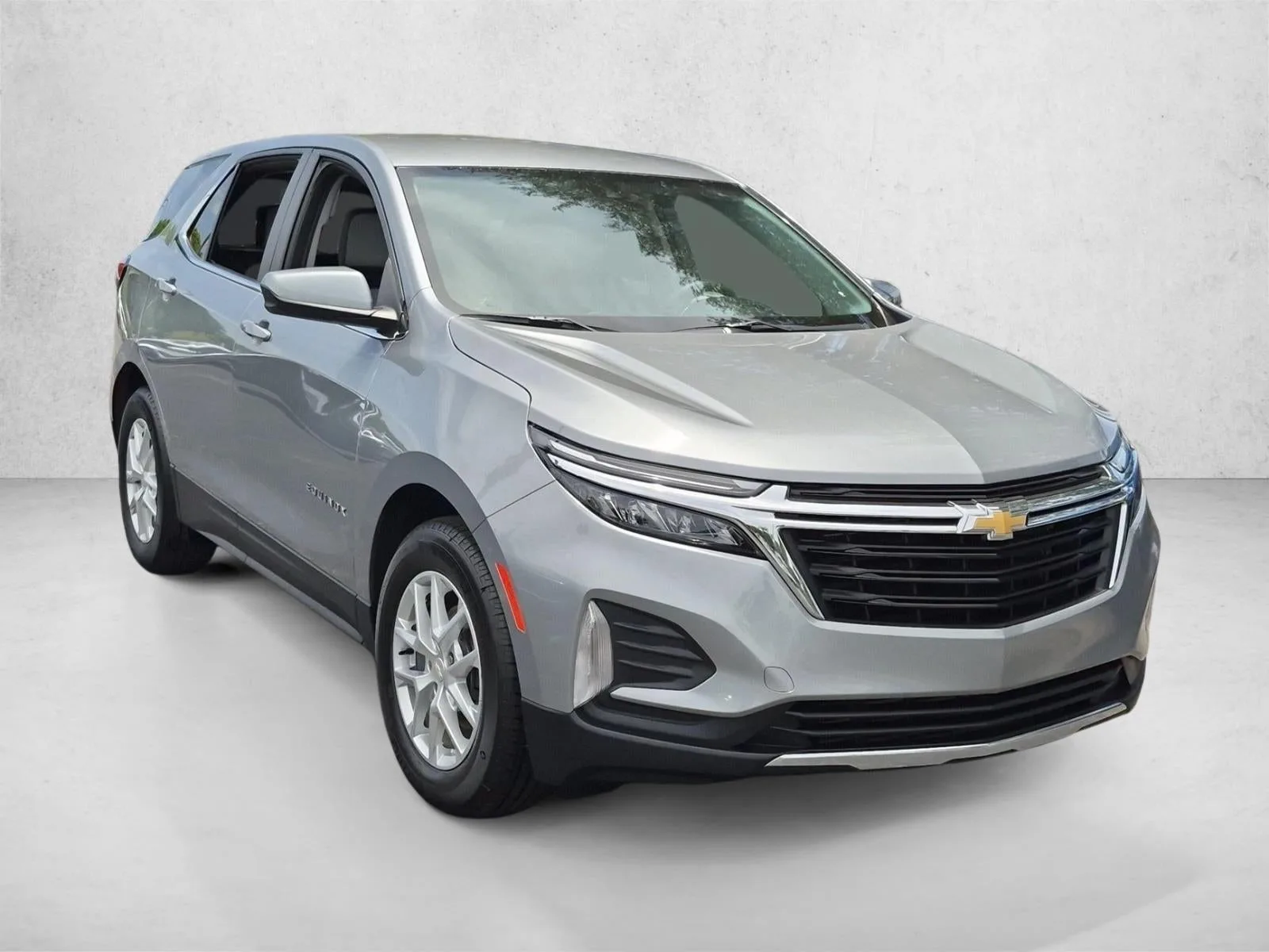 2023 Chevrolet Equinox LT photo 3