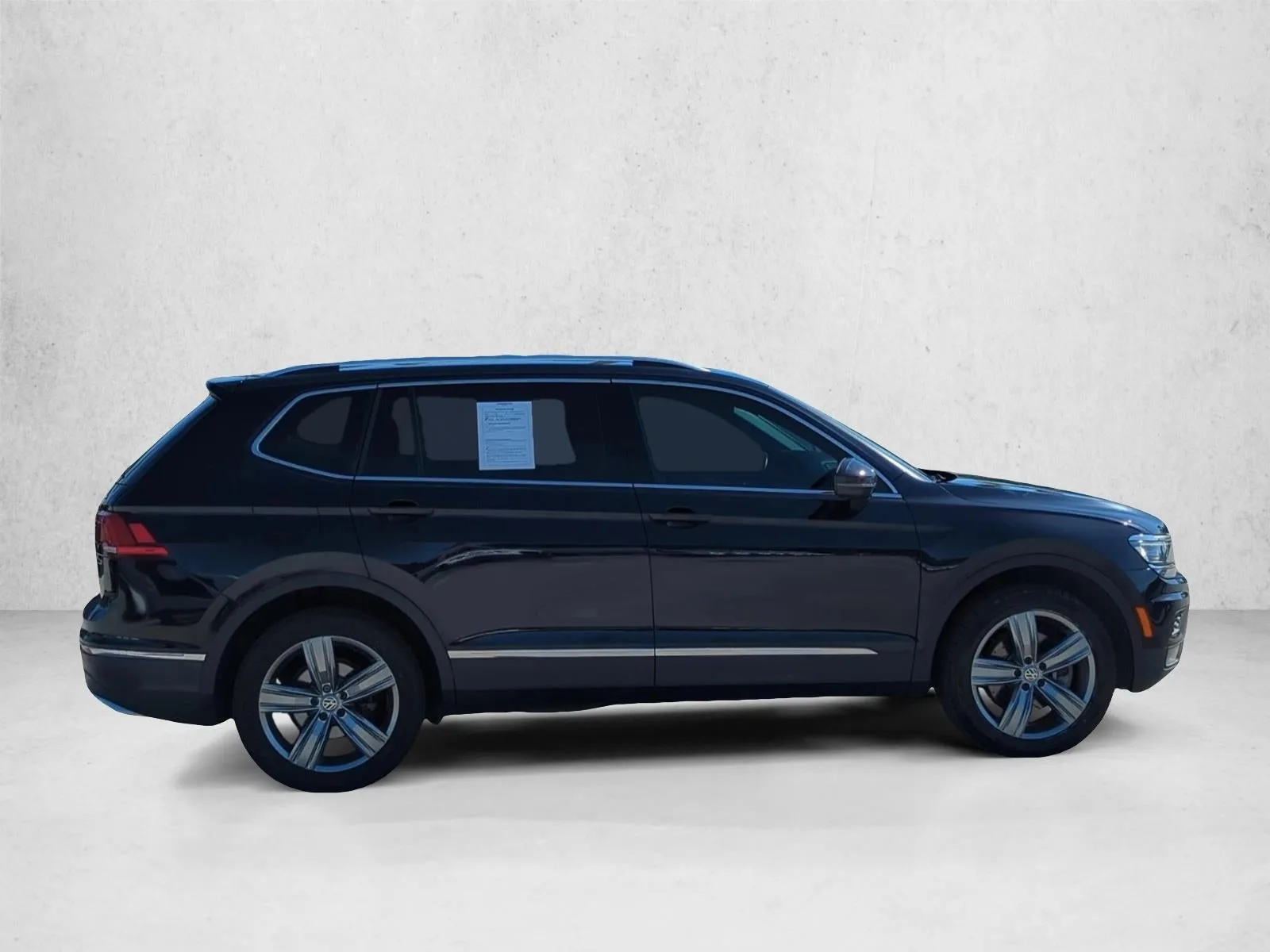 2019 Volkswagen Tiguan 2.0T SEL Premium 4MOTION photo 4