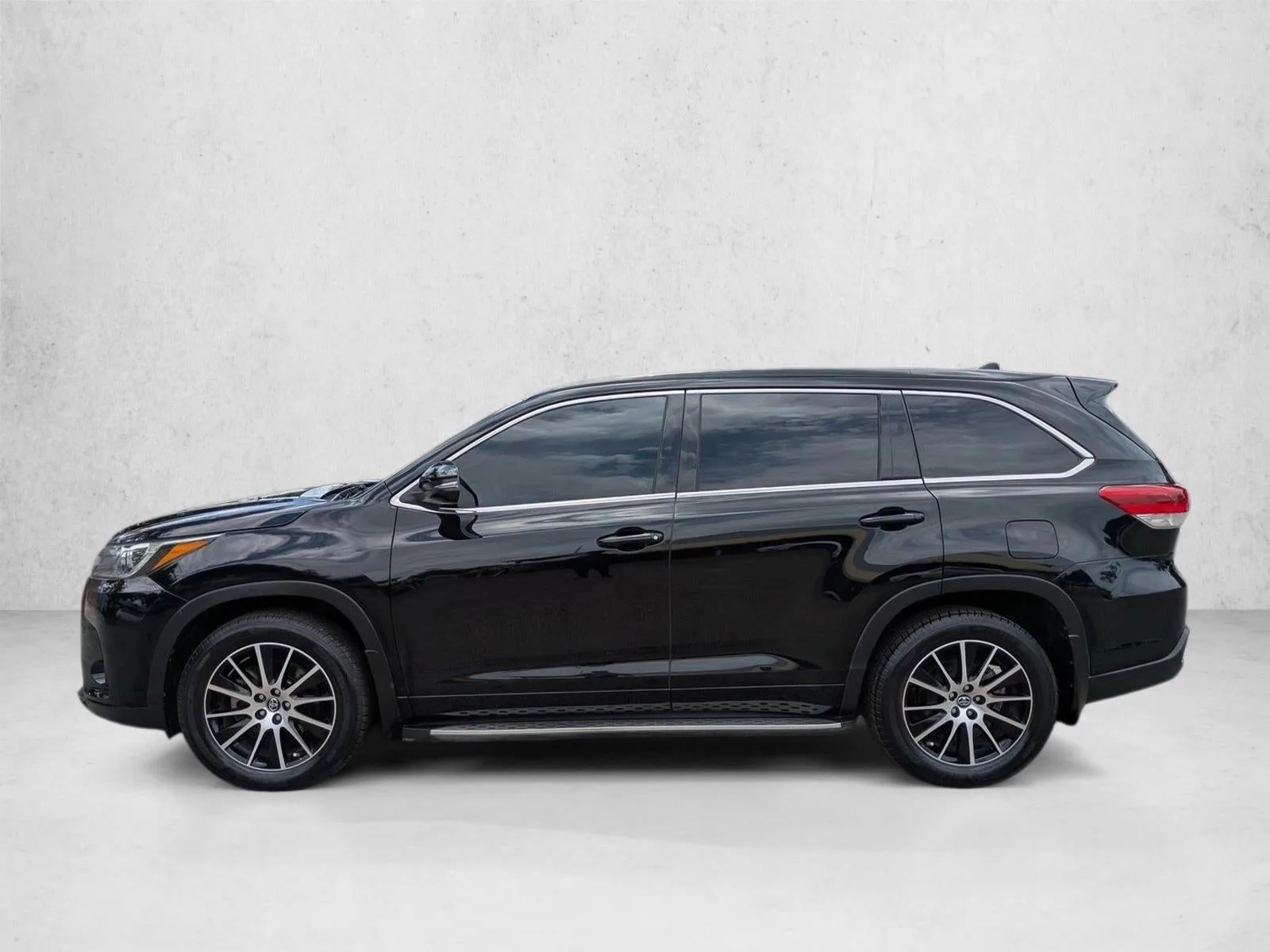 2017 Toyota Highlander SE V6 FWD (Natl) photo 9