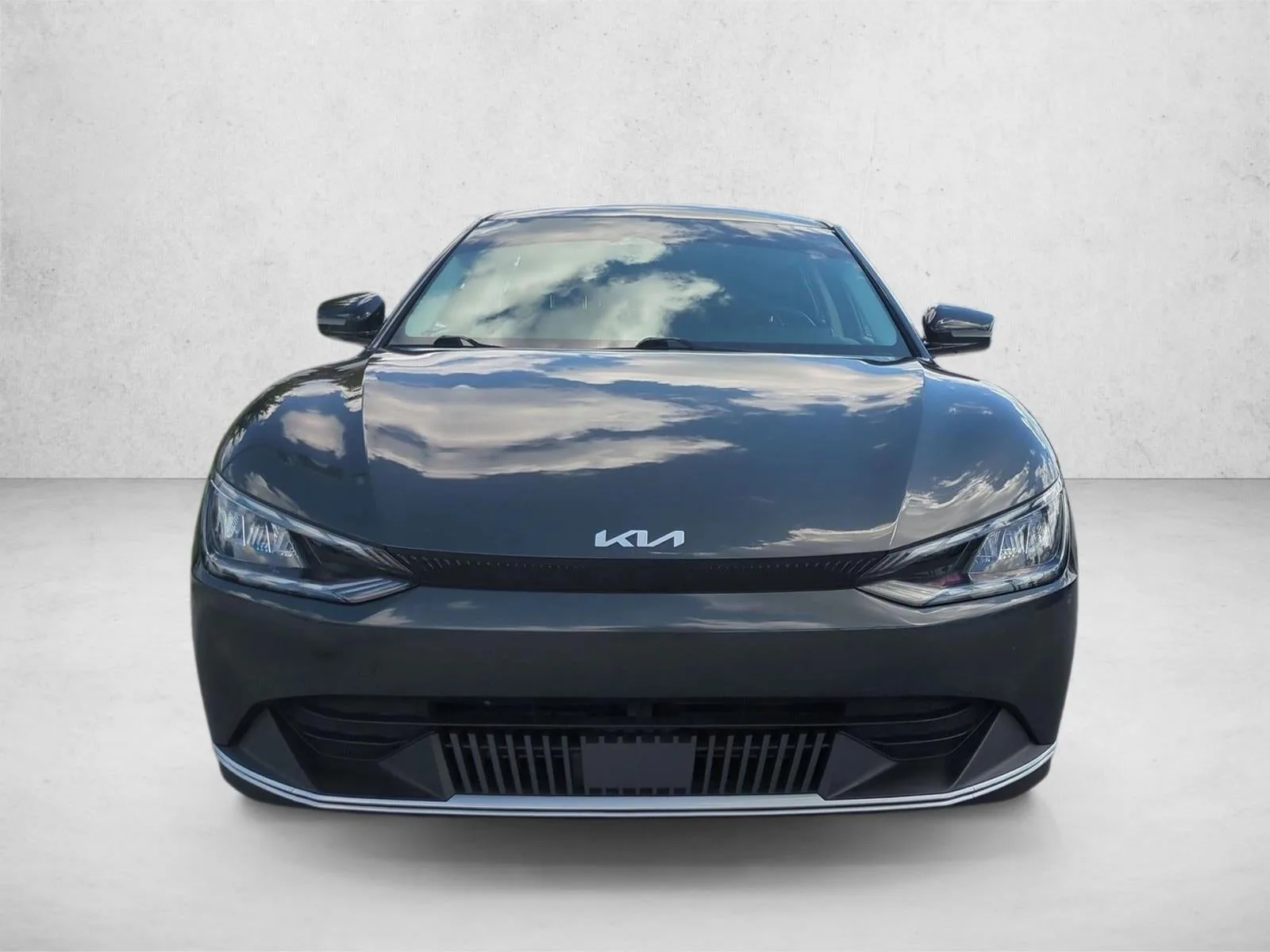 2022 Kia EV6 Light RWD photo 2