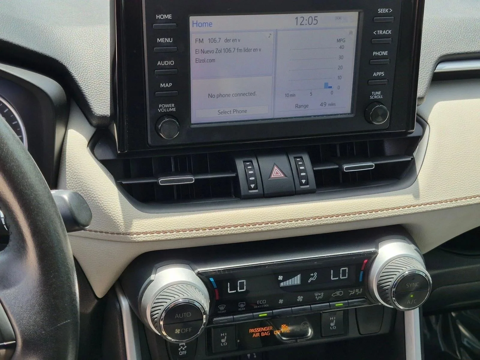 2019 Toyota RAV4 XLE Premium FWD (Natl) photo 12