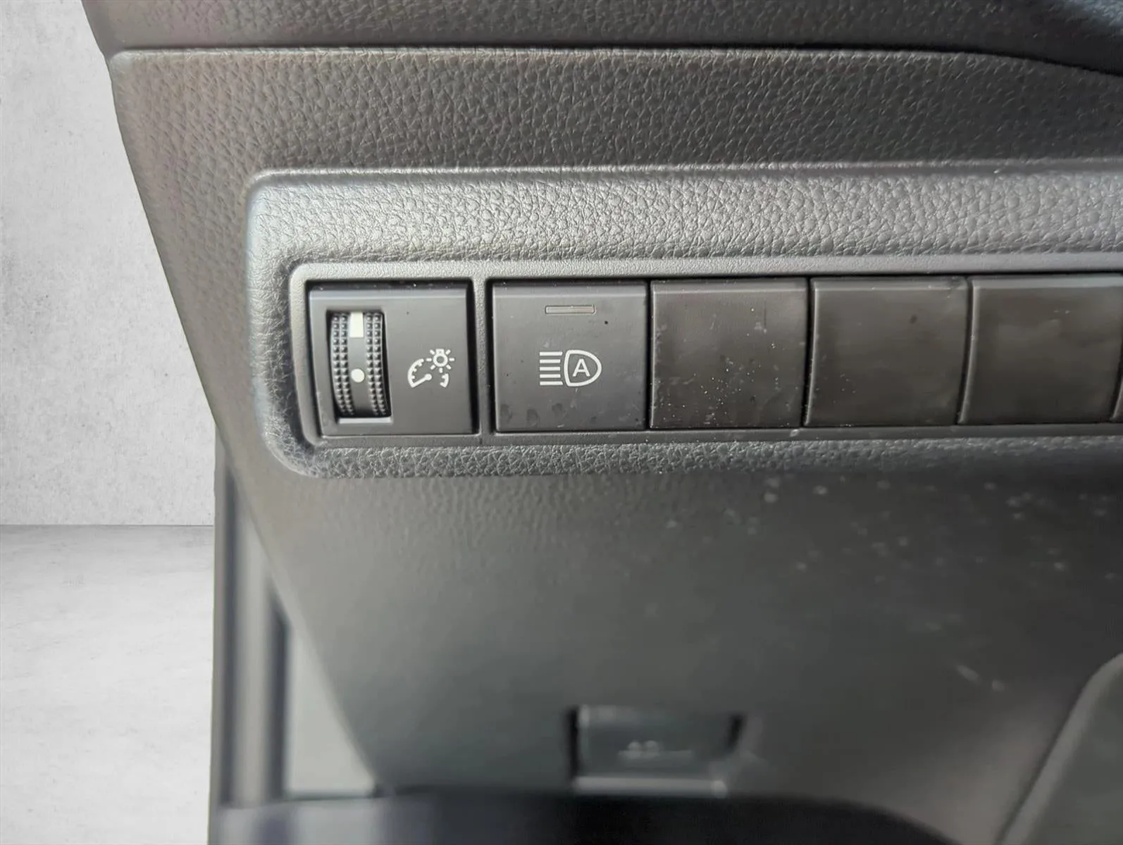 2023 Toyota Corolla LE CVT (Natl) photo 10