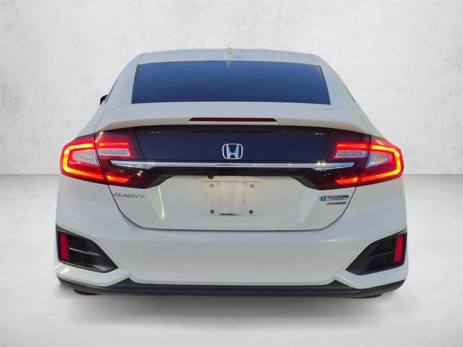 2018 Honda Clarity Plug-In Hybrid Touring Sedan photo 6