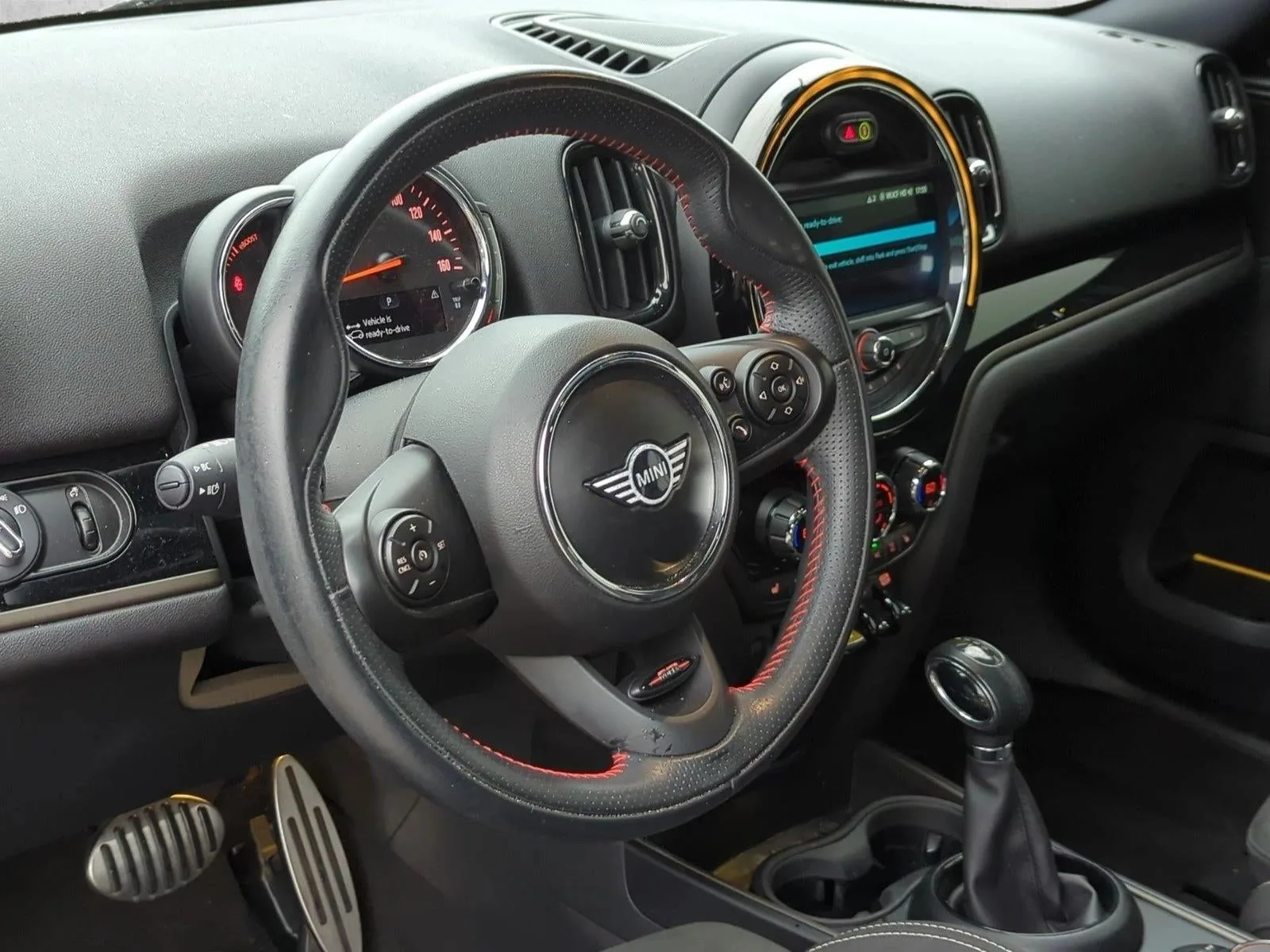 2019 MINI Cooper SE Countryman ALL4 Cooper S E photo 9