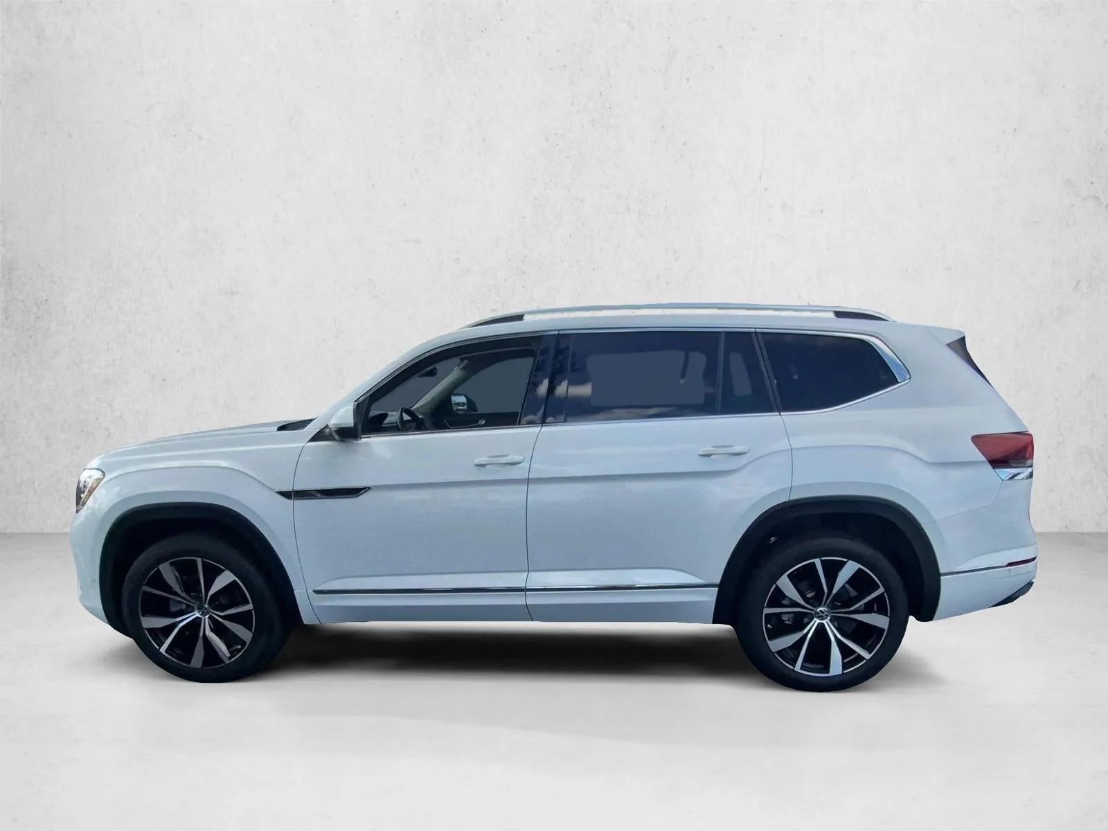2024 Volkswagen Atlas 2.0T SEL Premium R-Line photo 9