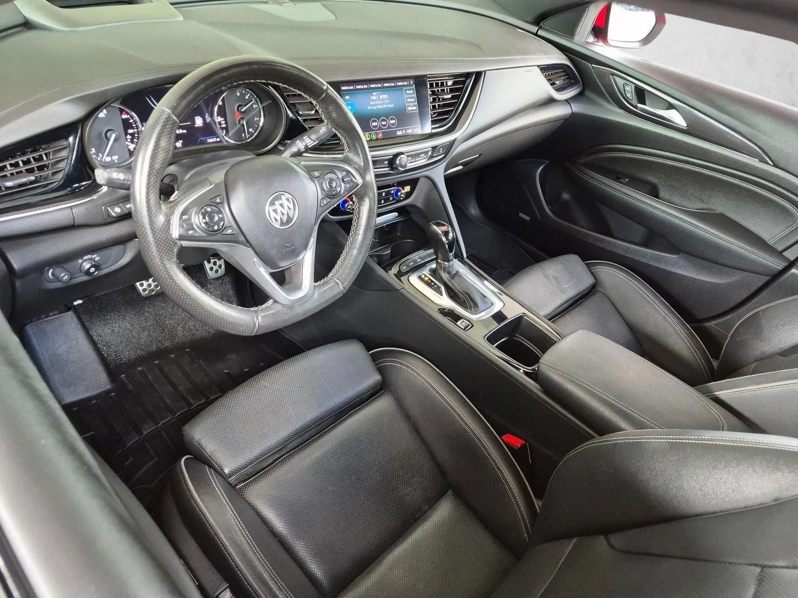2018 Buick Regal Sportback GS AWD photo 9