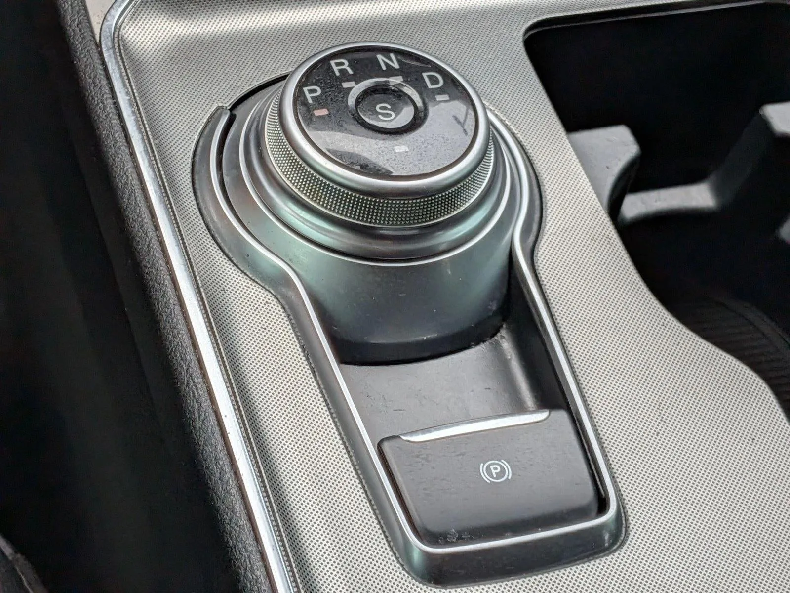 2022 Ford Edge SEL AWD photo 12