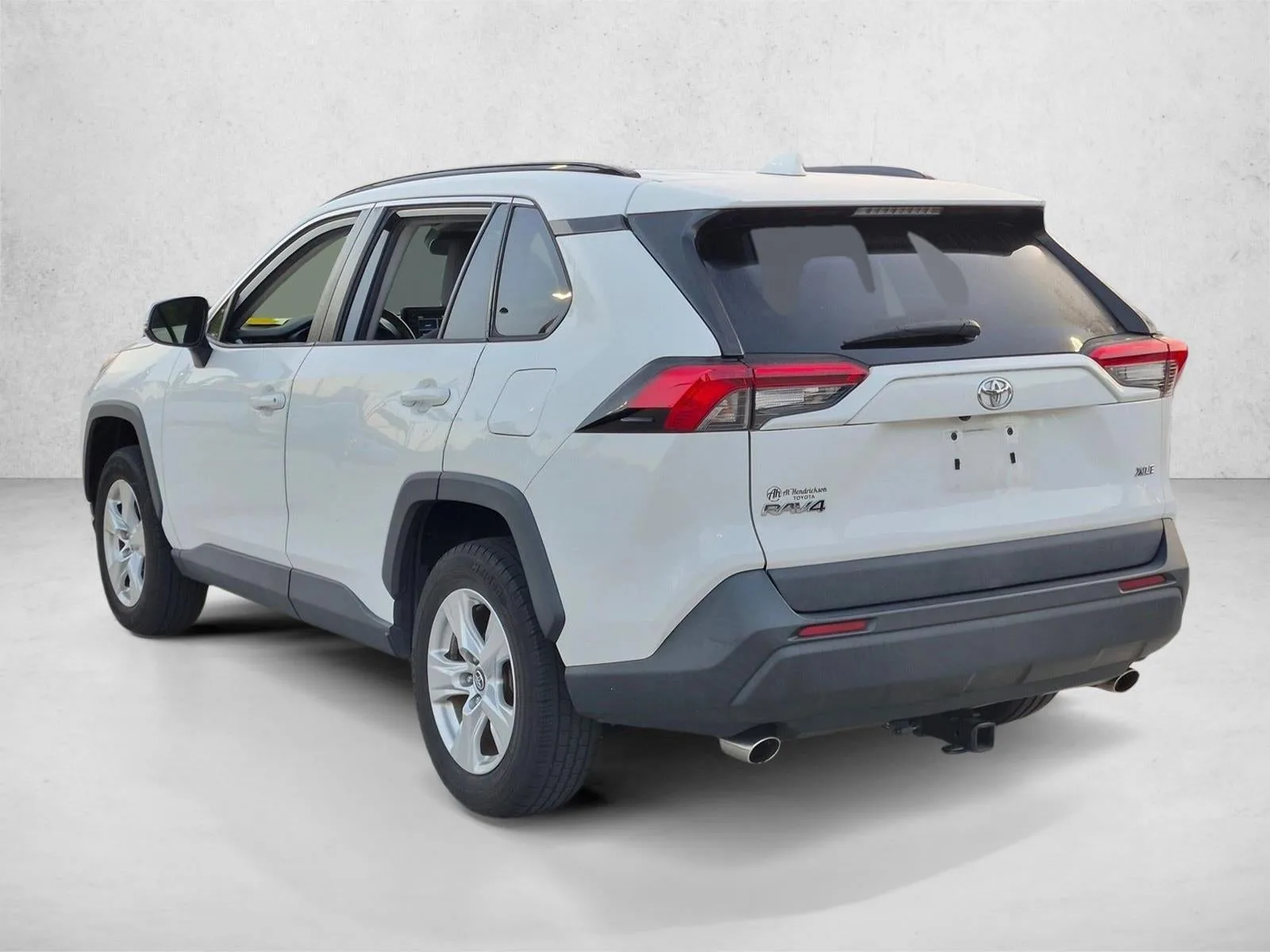 2020 Toyota RAV4 XLE FWD (GS) photo 5