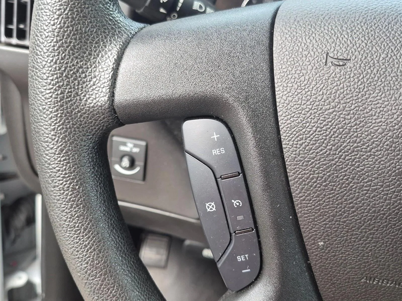 2024 Chevrolet Express Passenger 3500 1LT photo 12