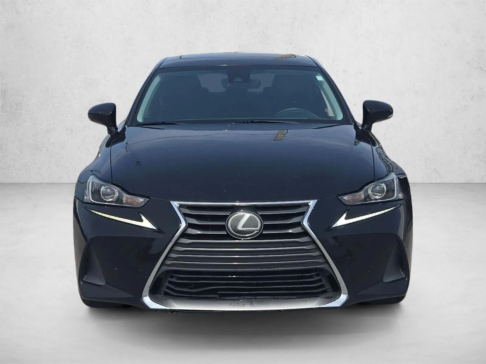 2018 Lexus IS 300 photo 2