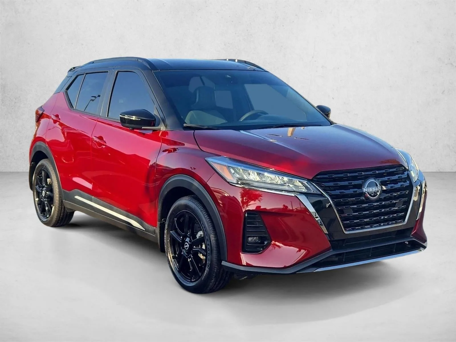2024 Nissan Kicks SR FWD photo 3