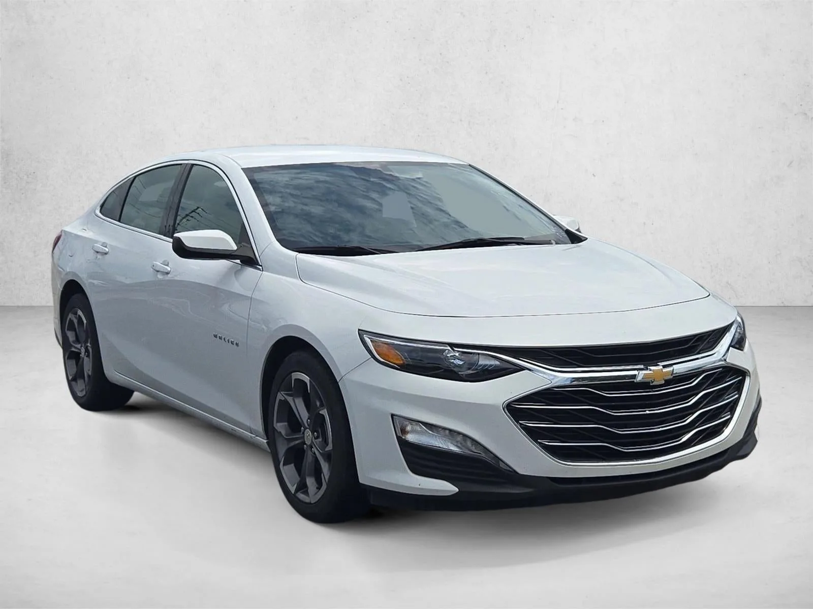 2024 Chevrolet Malibu 1LT photo 3