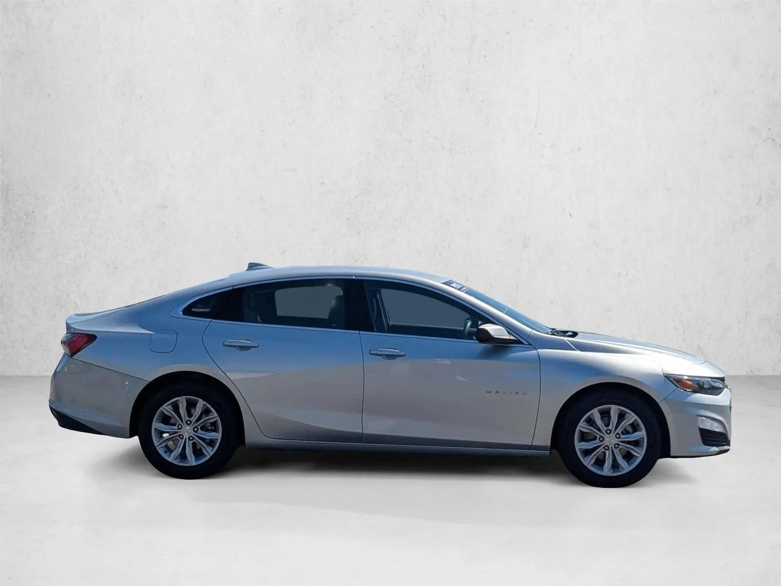 2022 Chevrolet Malibu LT photo 4