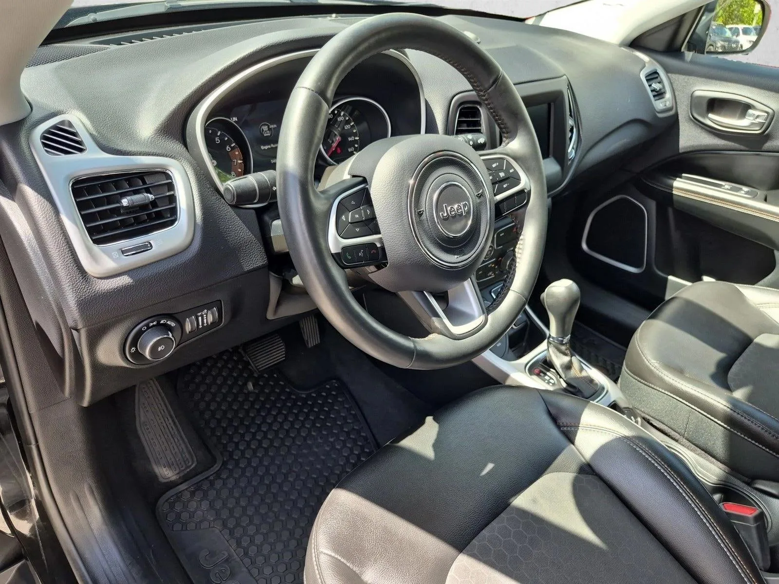 2018 Jeep Compass Latitude 4x4 photo 10