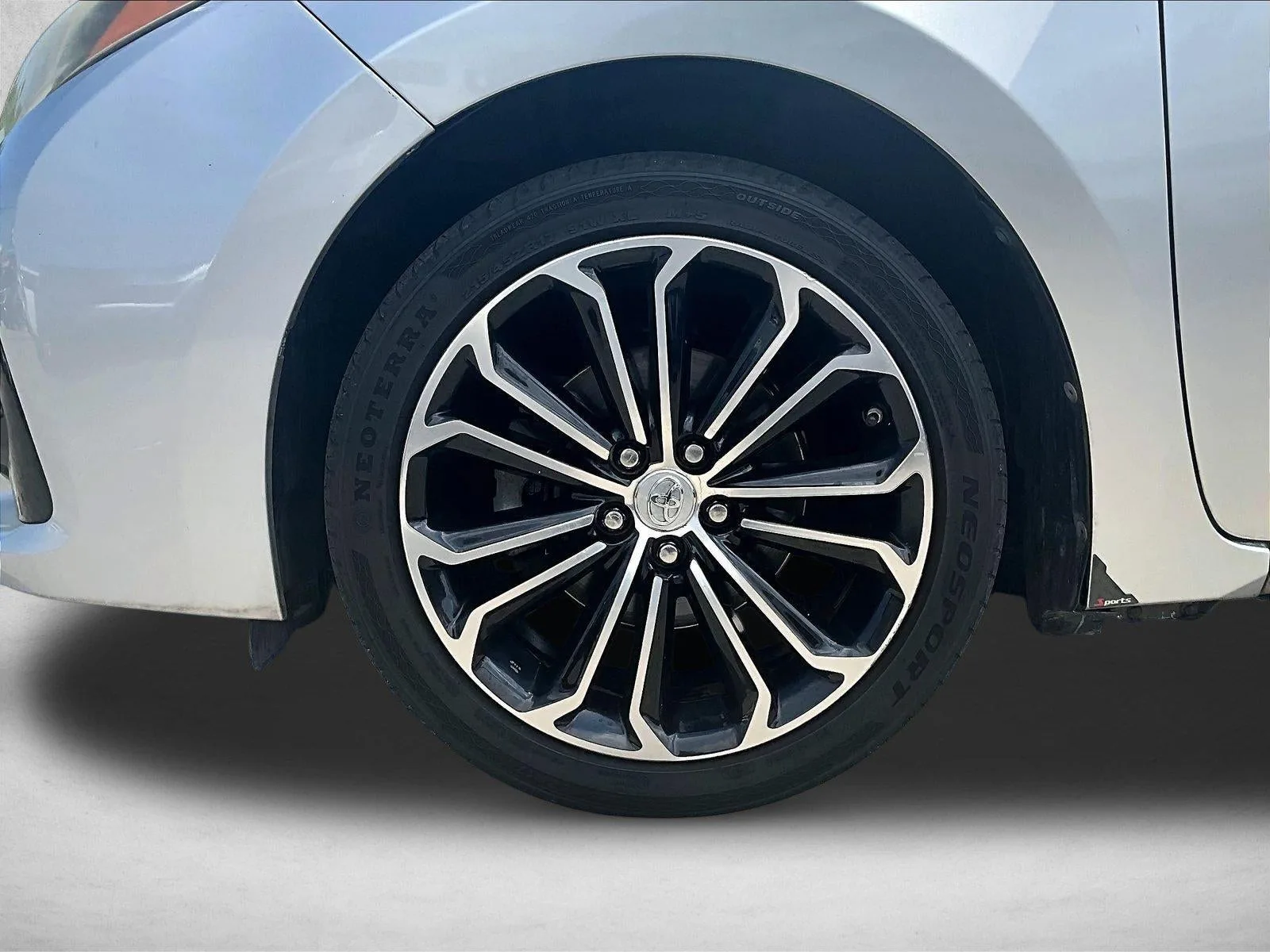 2014 Toyota Corolla L photo 8