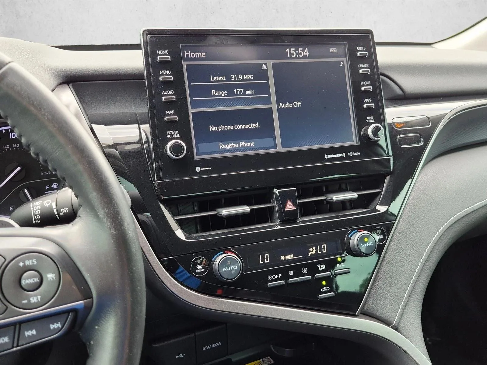 2022 Toyota Camry SE Auto (SE) photo 12