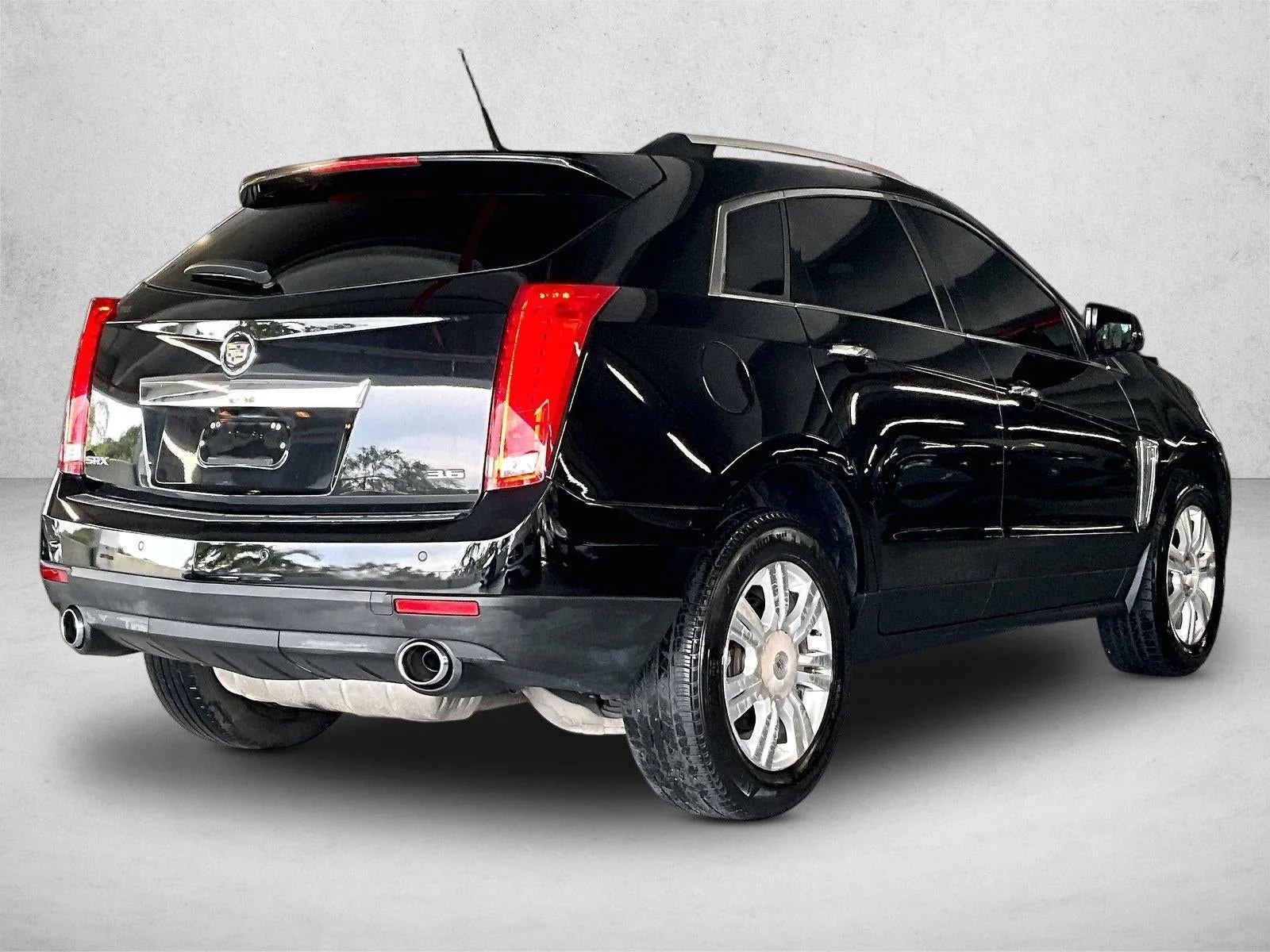 2014 Cadillac SRX FWD 4dr Luxury Collection photo 2