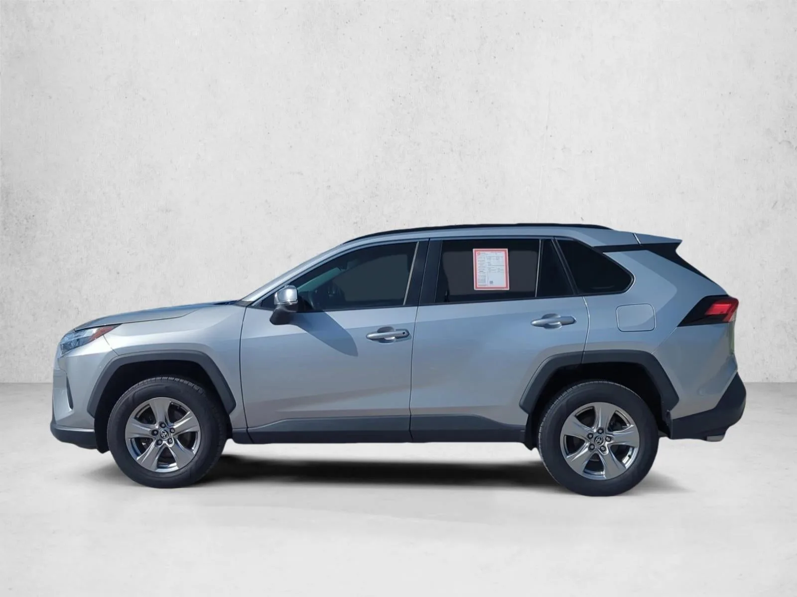 2023 Toyota RAV4 XLE FWD (GS) photo 7