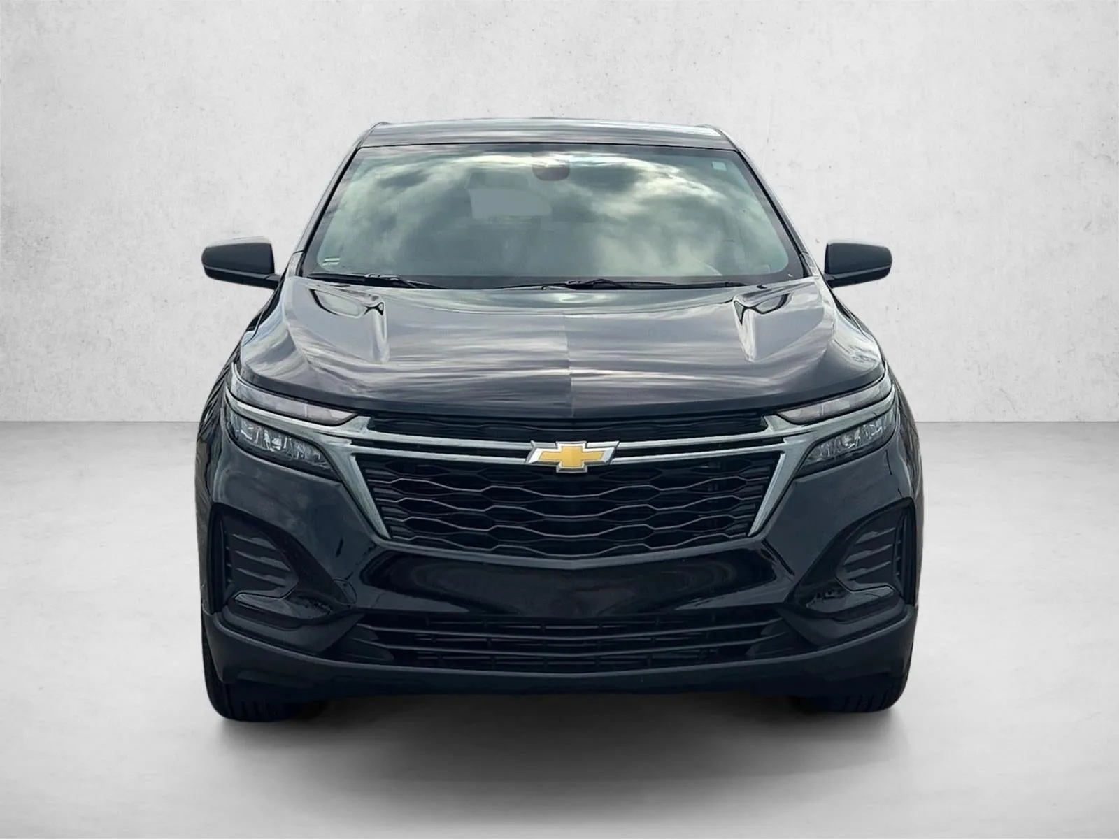 2024 Chevrolet Equinox LS photo 2