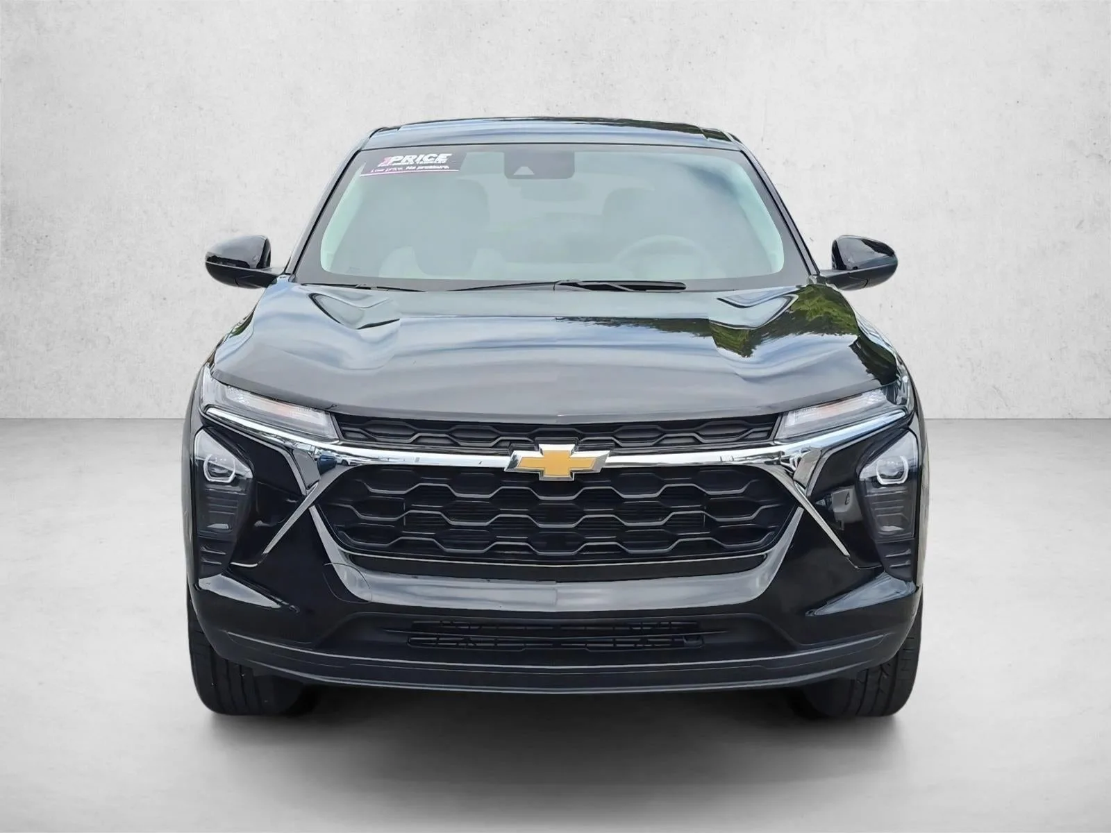 2024 Chevrolet Trax LS photo 2