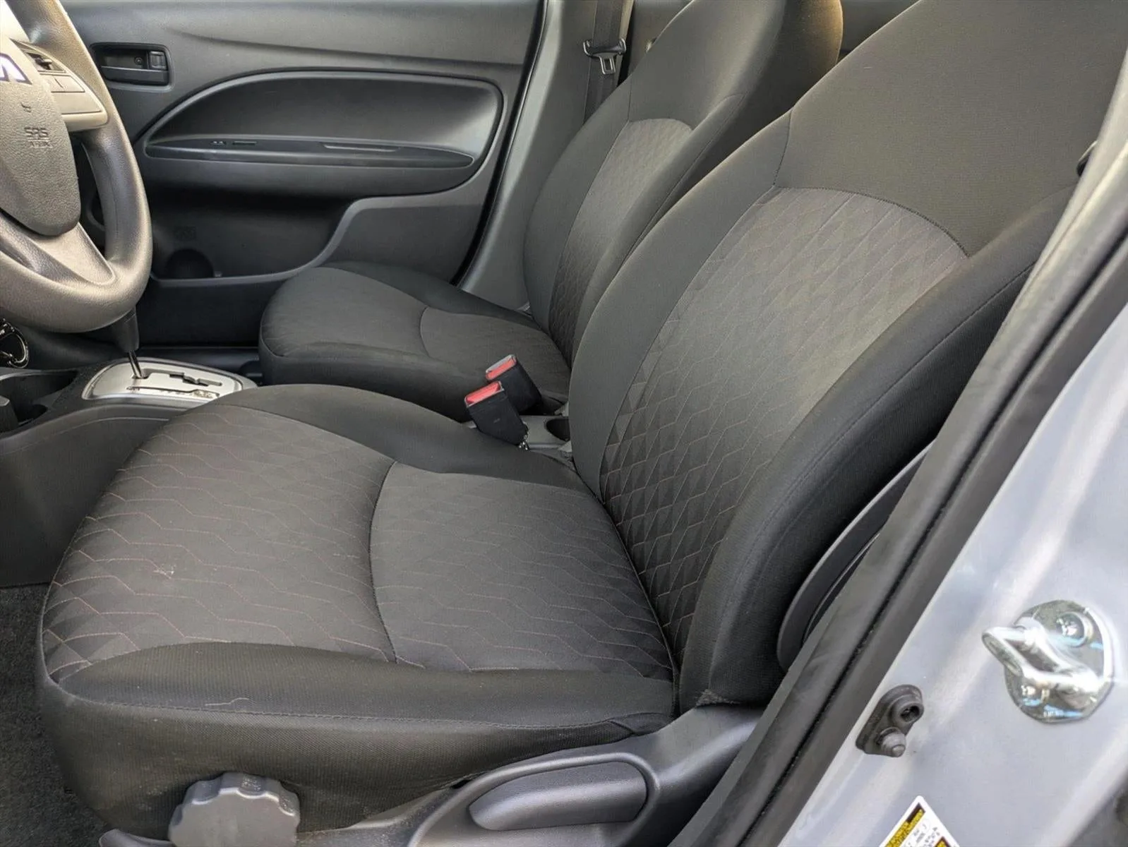 2024 Mitsubishi Mirage ES CVT photo 11