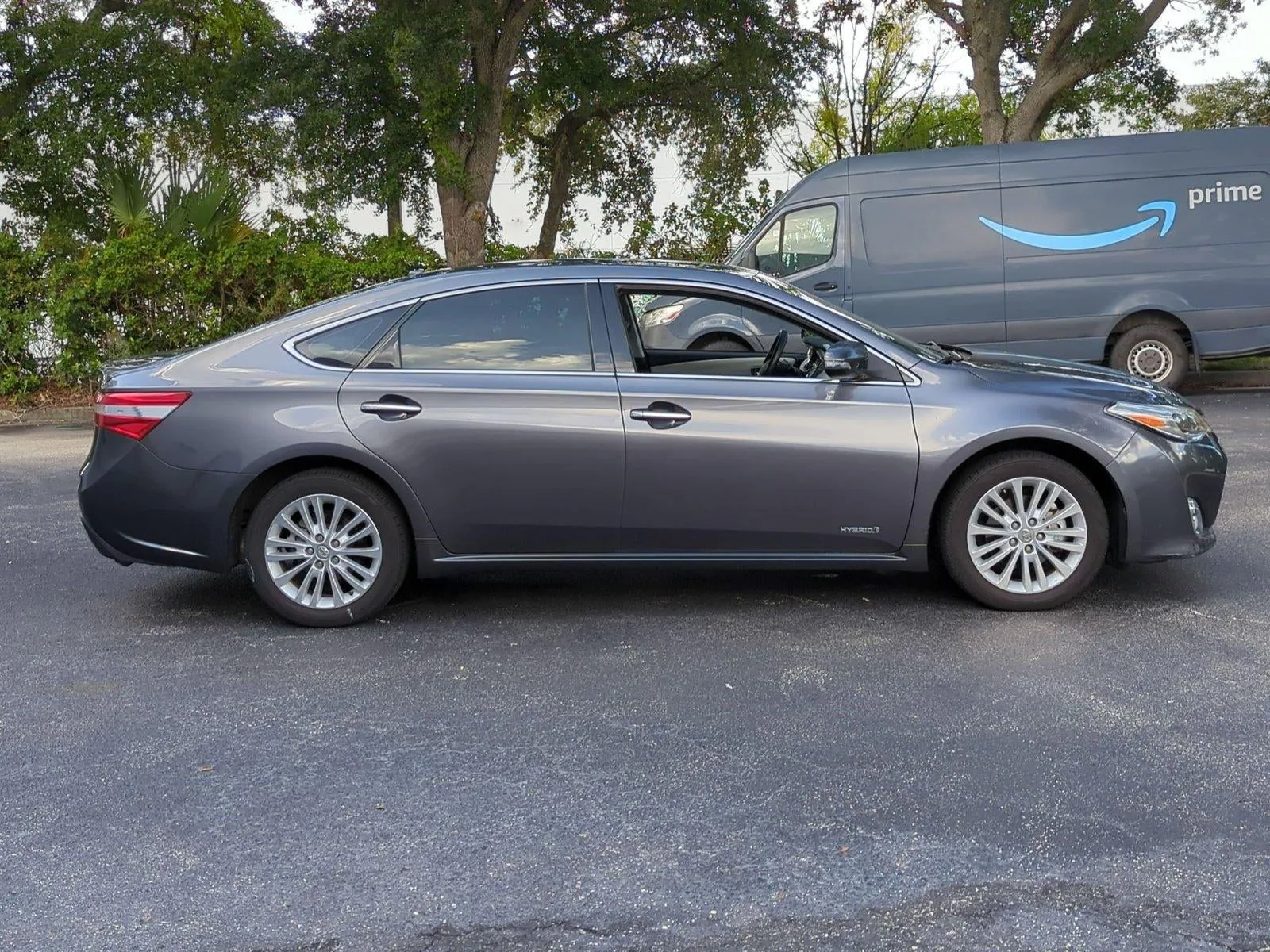 2013 Toyota Avalon Hybrid 4dr Sdn XLE Touring (Natl) photo 4
