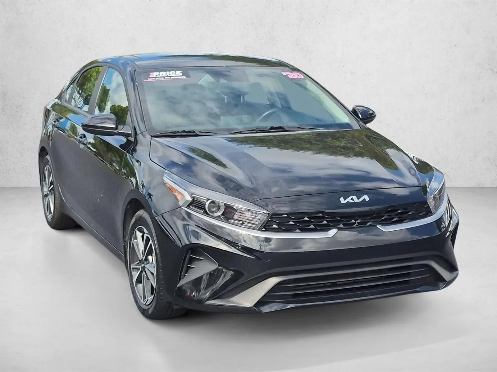 2024 Kia Forte LXS photo 3
