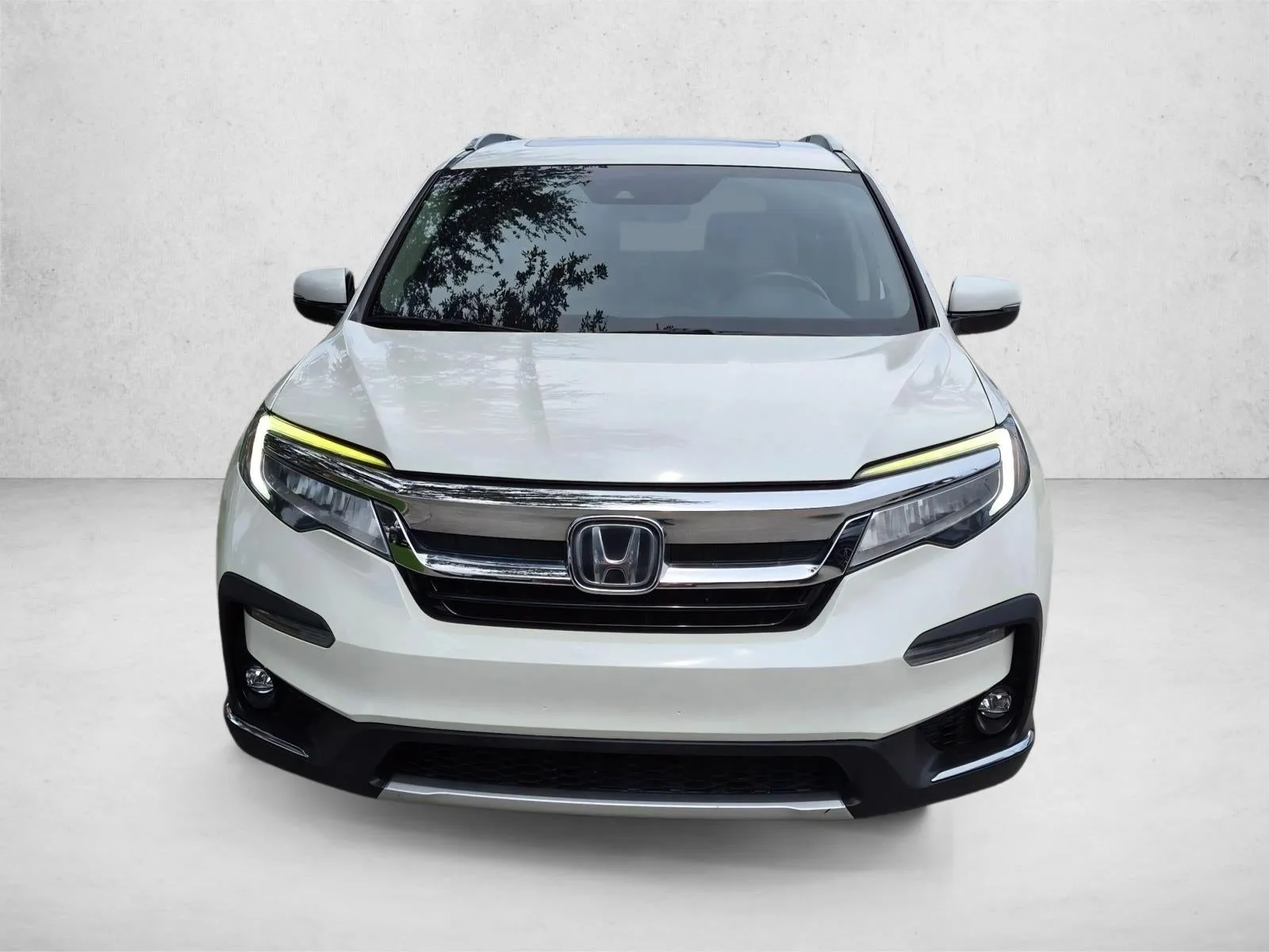 2019 Honda Pilot Touring 8-Passenger 2WD photo 2