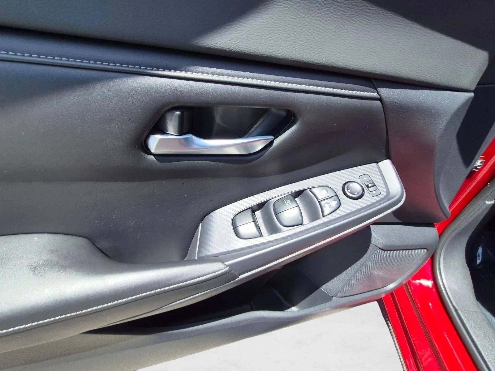 2020 Nissan Sentra SV CVT photo 11