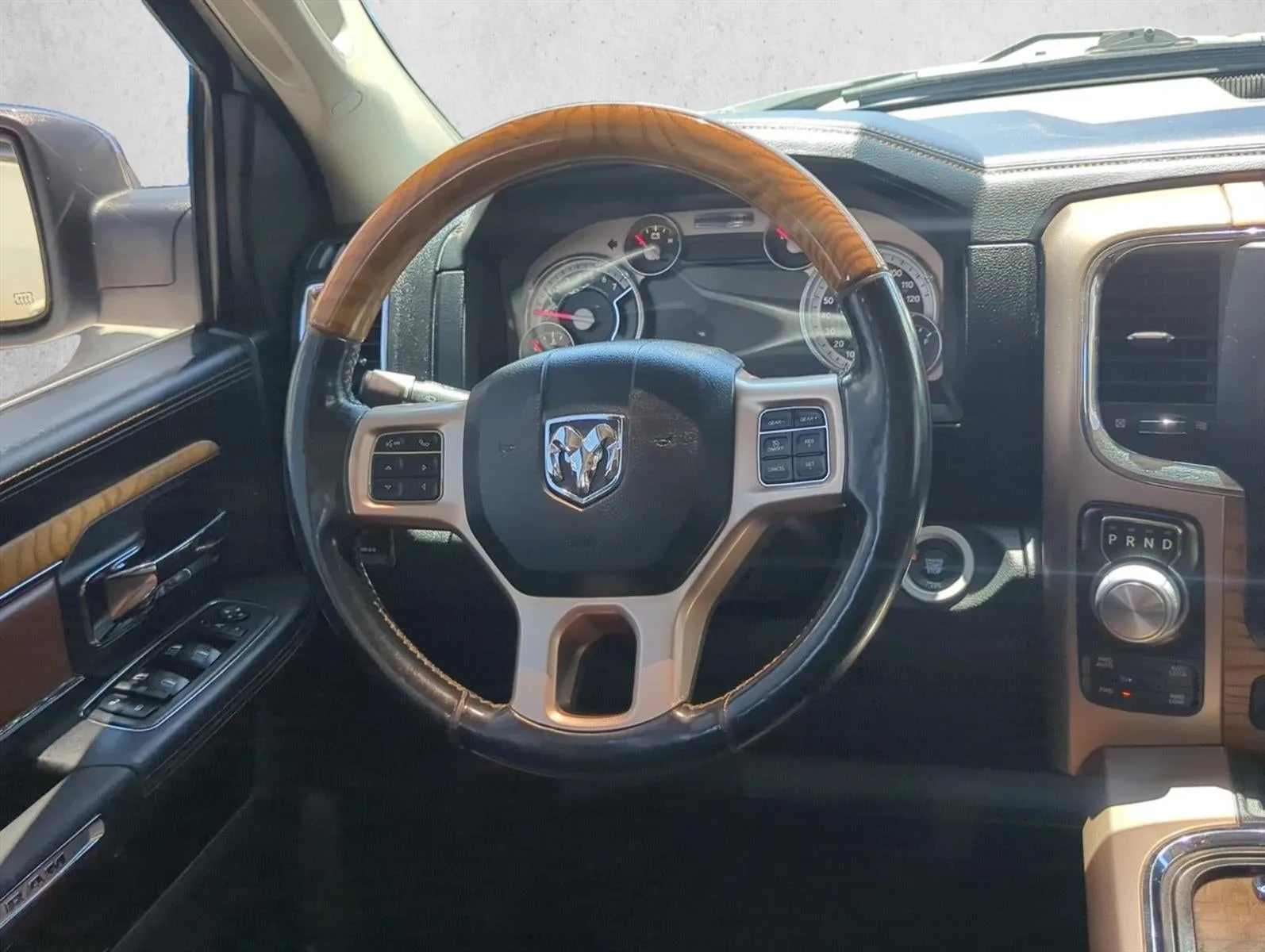 2018 RAM 1500 Longhorn 4x4 Crew Cab 5'7" Box *Ltd Avail* photo 9