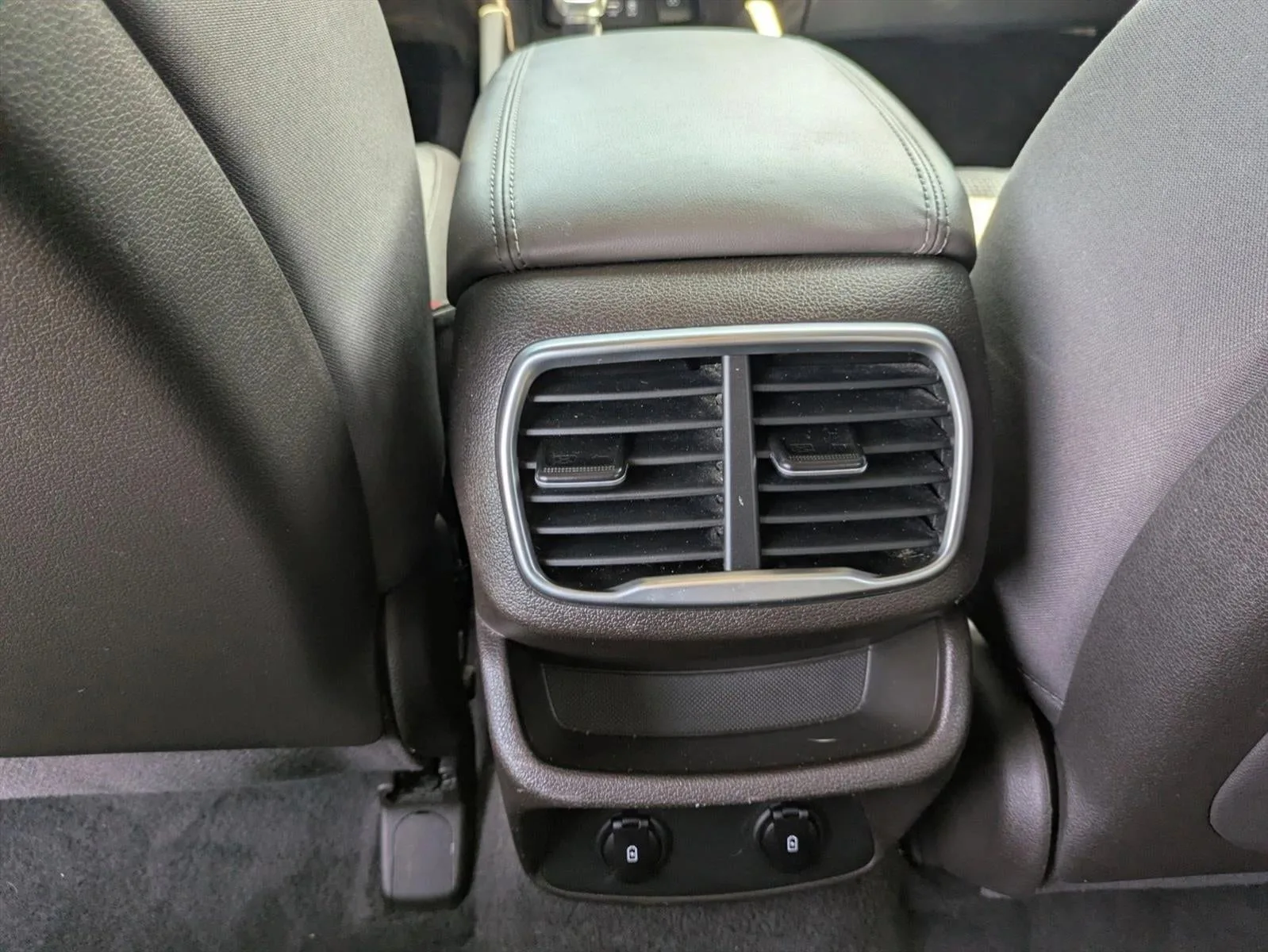 2019 Hyundai SANTA FE SEL 2.4L Auto FWD photo 14
