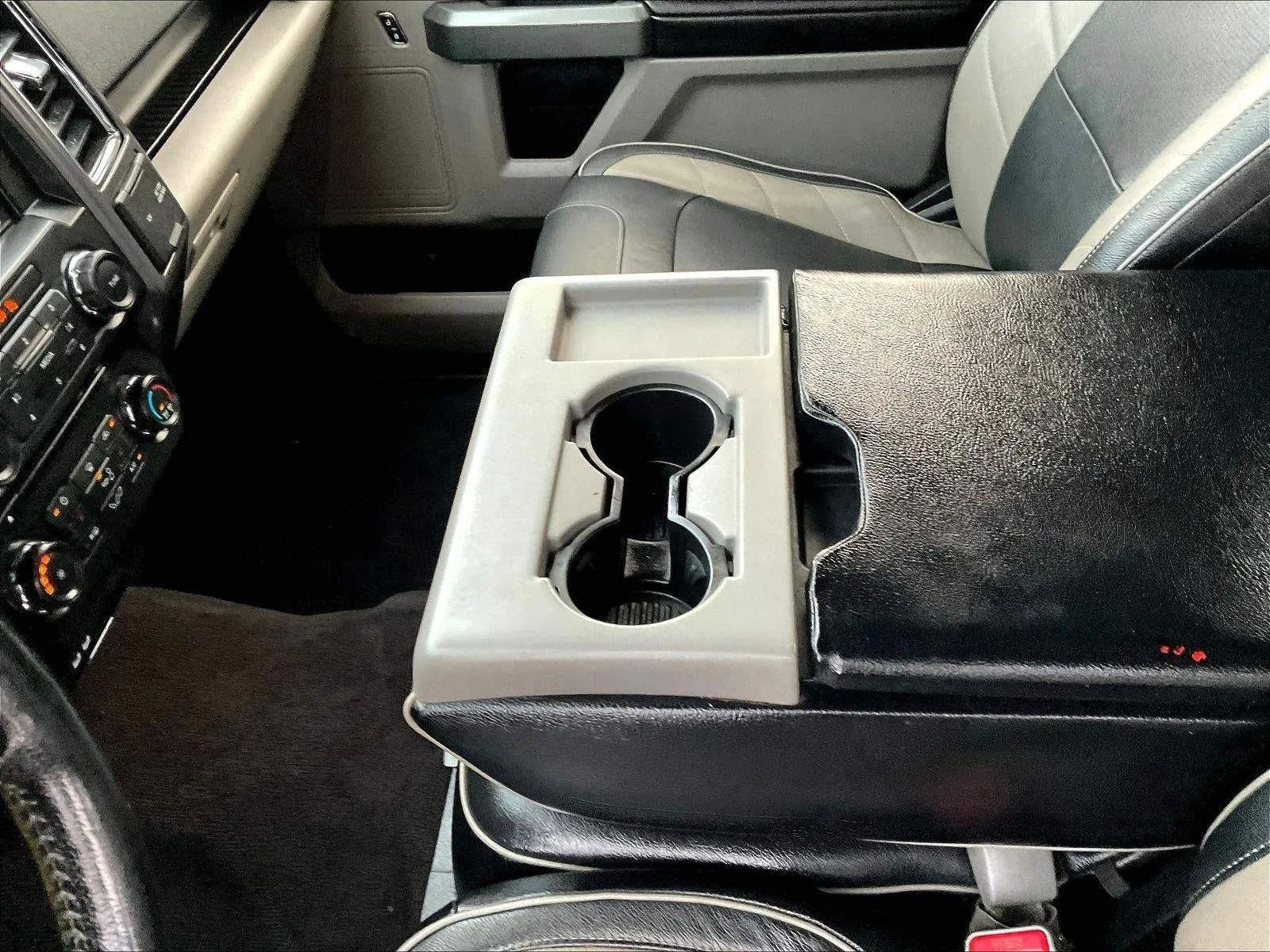 2016 Ford F-150 4WD SuperCrew 5-1/2 Ft Box XLT photo 12