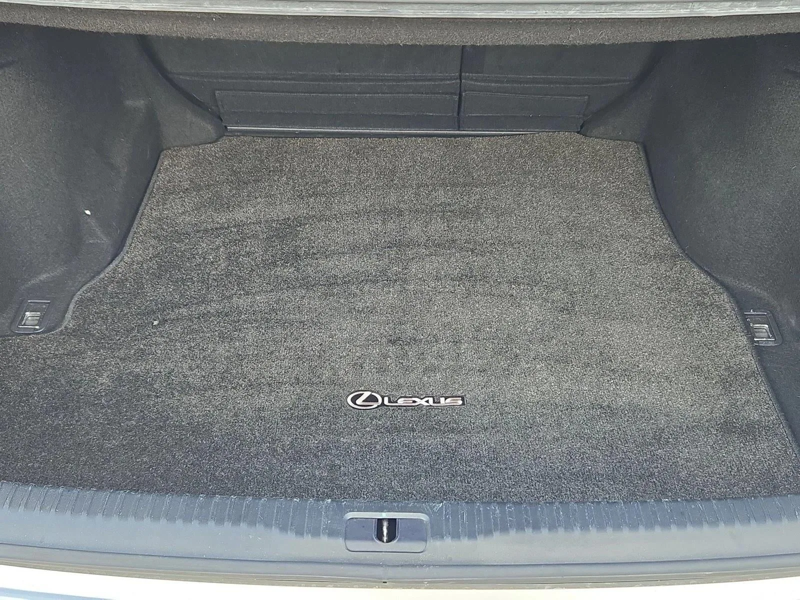 2019 Lexus IS 300 RWD photo 6