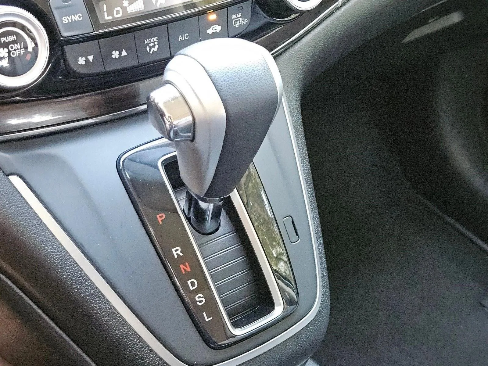2015 Honda CR-V EX-L 2WD with Navigation photo 12