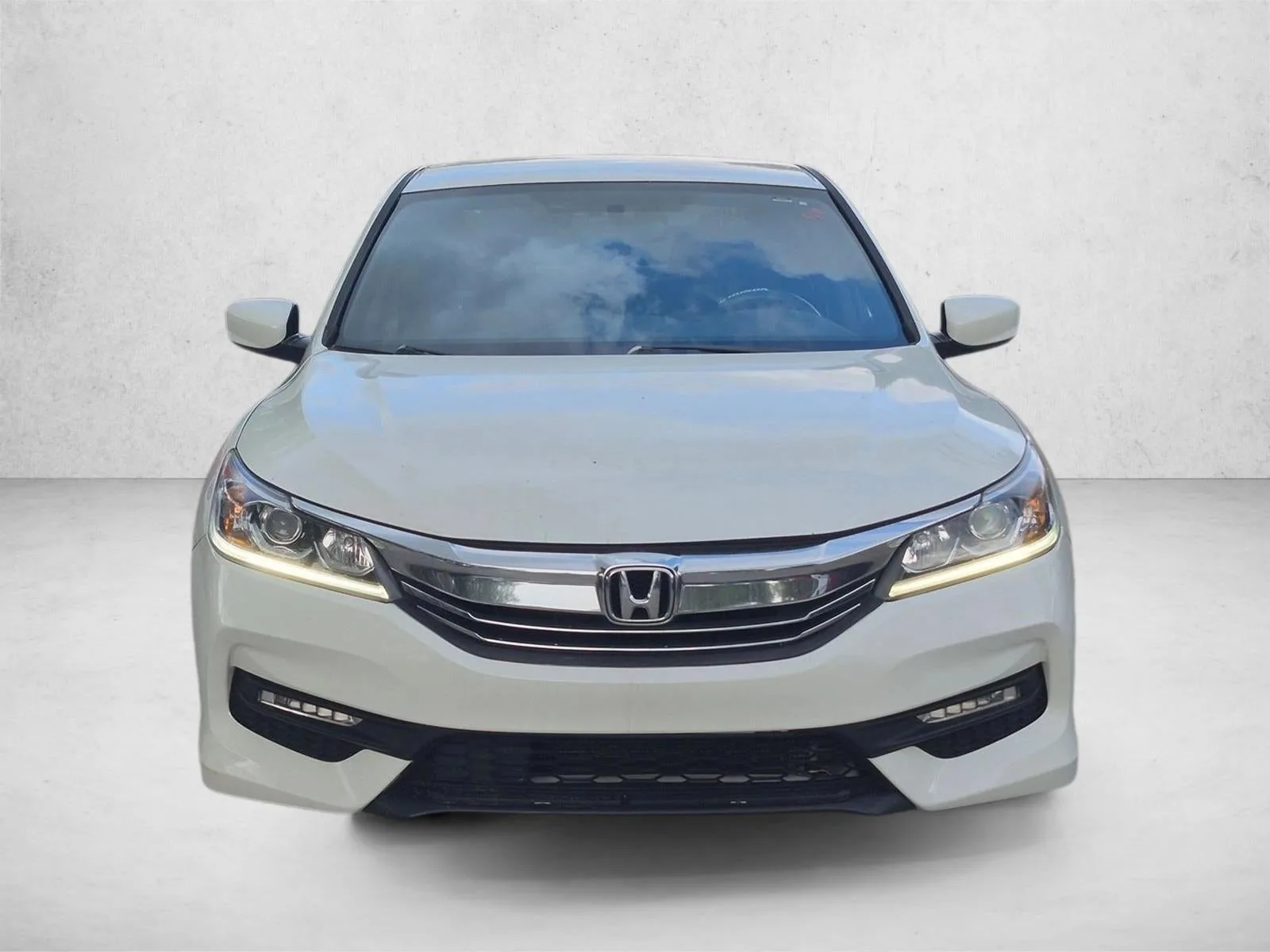 2016 Honda Accord Sport photo 2